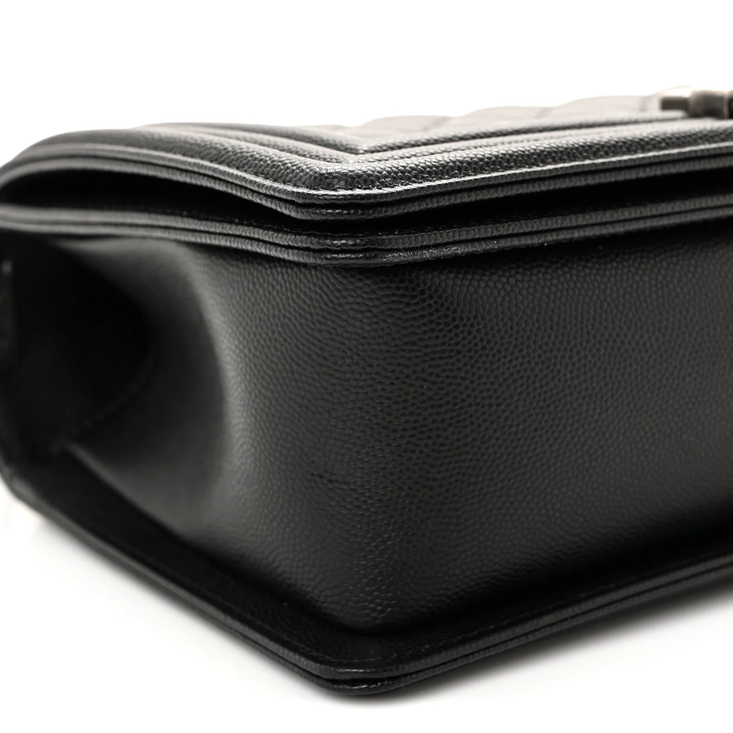 Caviar Quilted Medium Boy Flap Black - Image 9