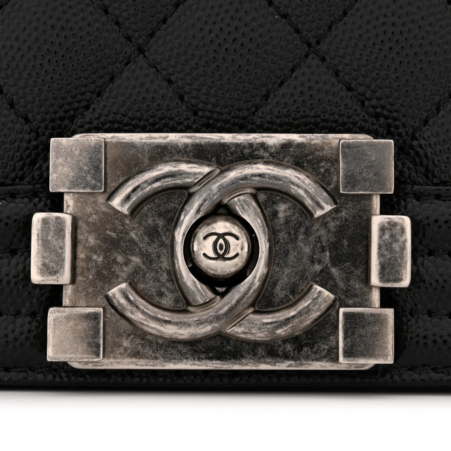 Caviar Quilted Medium Boy Flap Black - Image 11