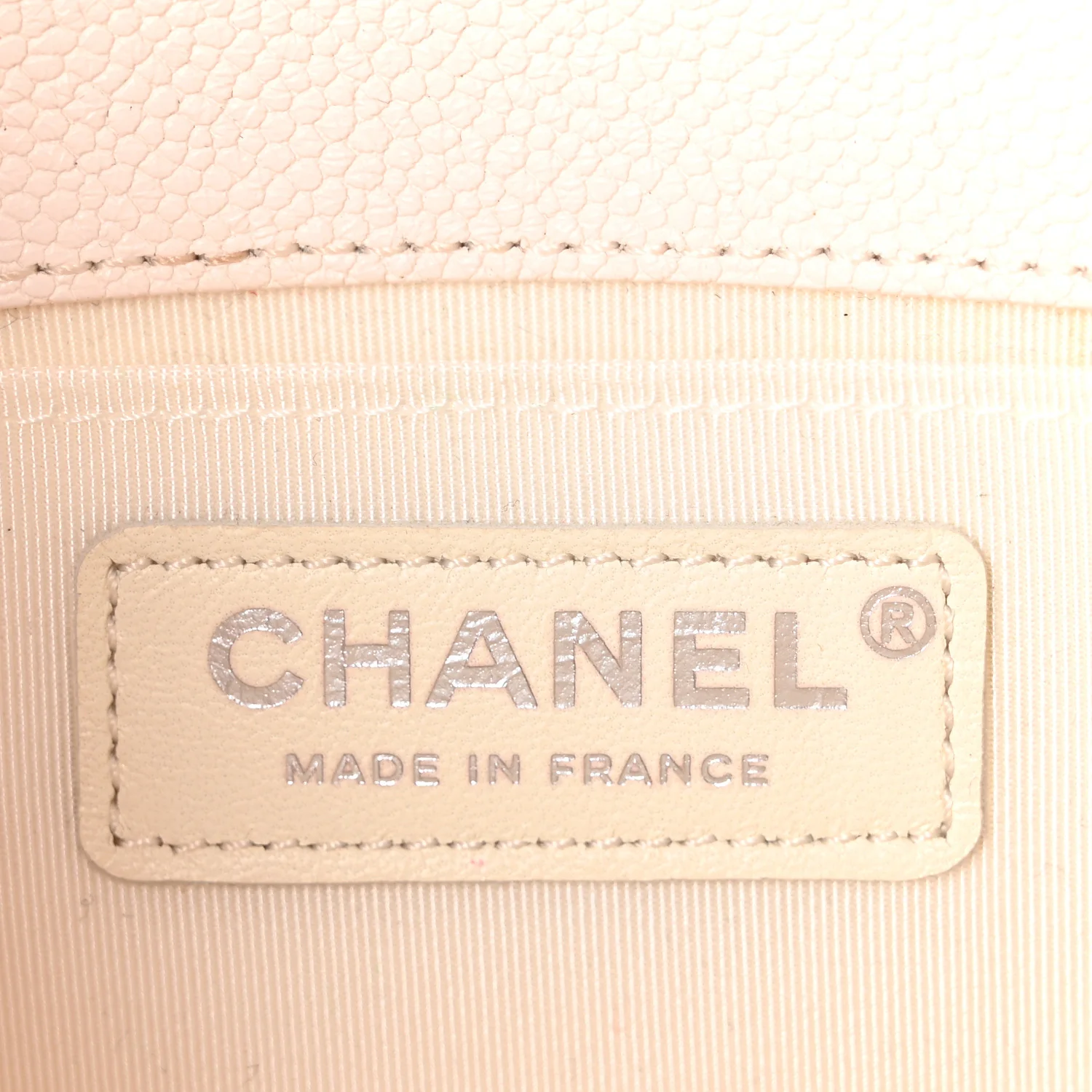 Caviar Quilted Medium Boy Flap Ivory - Image 6
