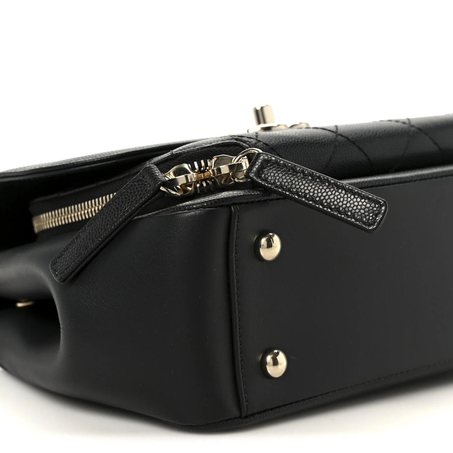 Caviar Quilted Medium Business Affinity Flap Black - Image 10