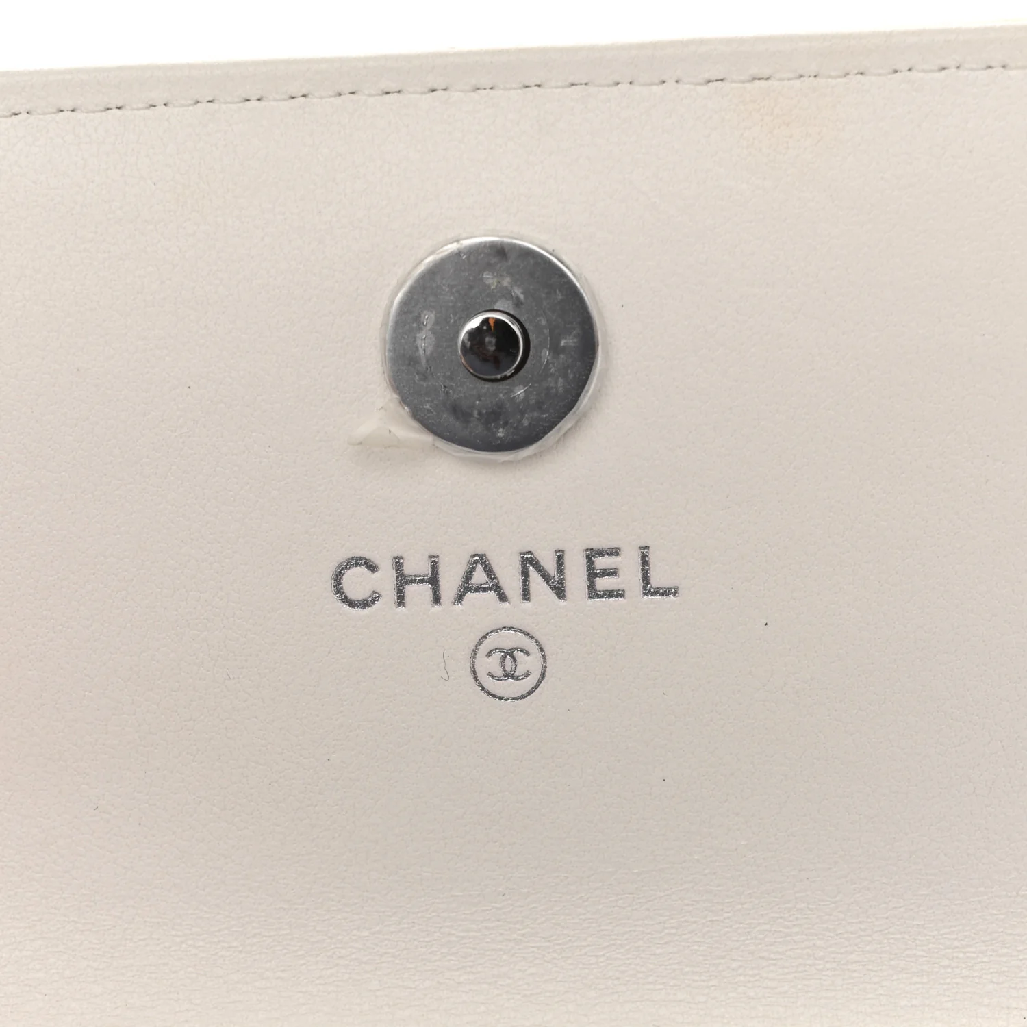 Caviar Quilted My Everything Belt Flap Card Holder White - Image 6