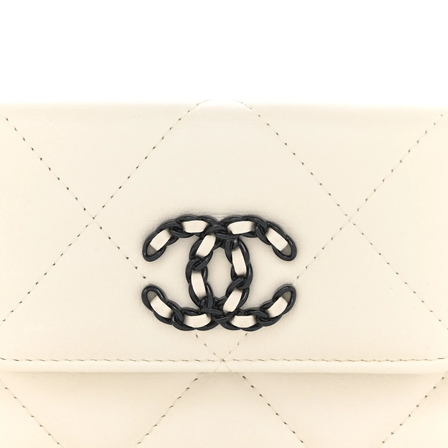 Caviar Quilted My Everything Belt Flap Card Holder White - Image 8