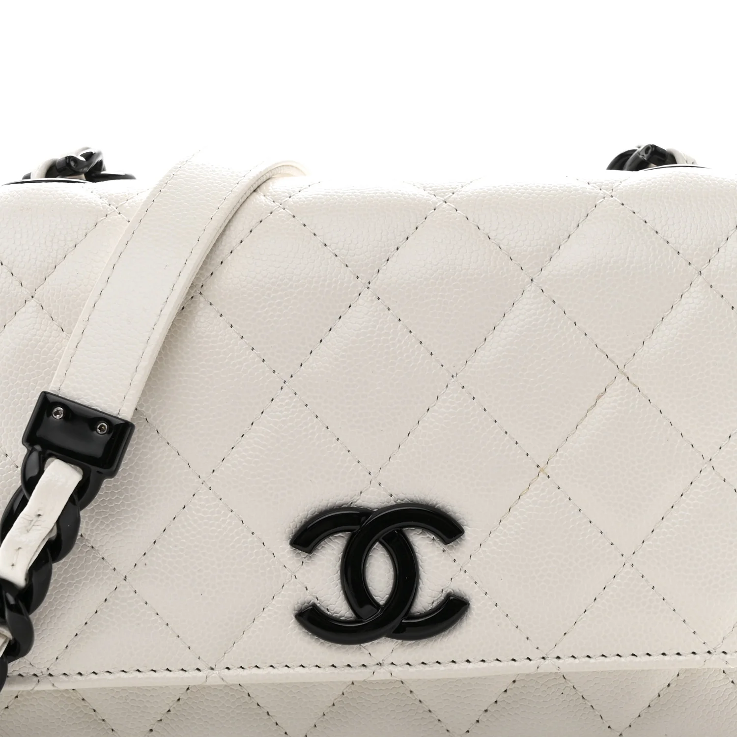 Caviar Quilted My Everything Wallet On Chain WOC White - Image 9