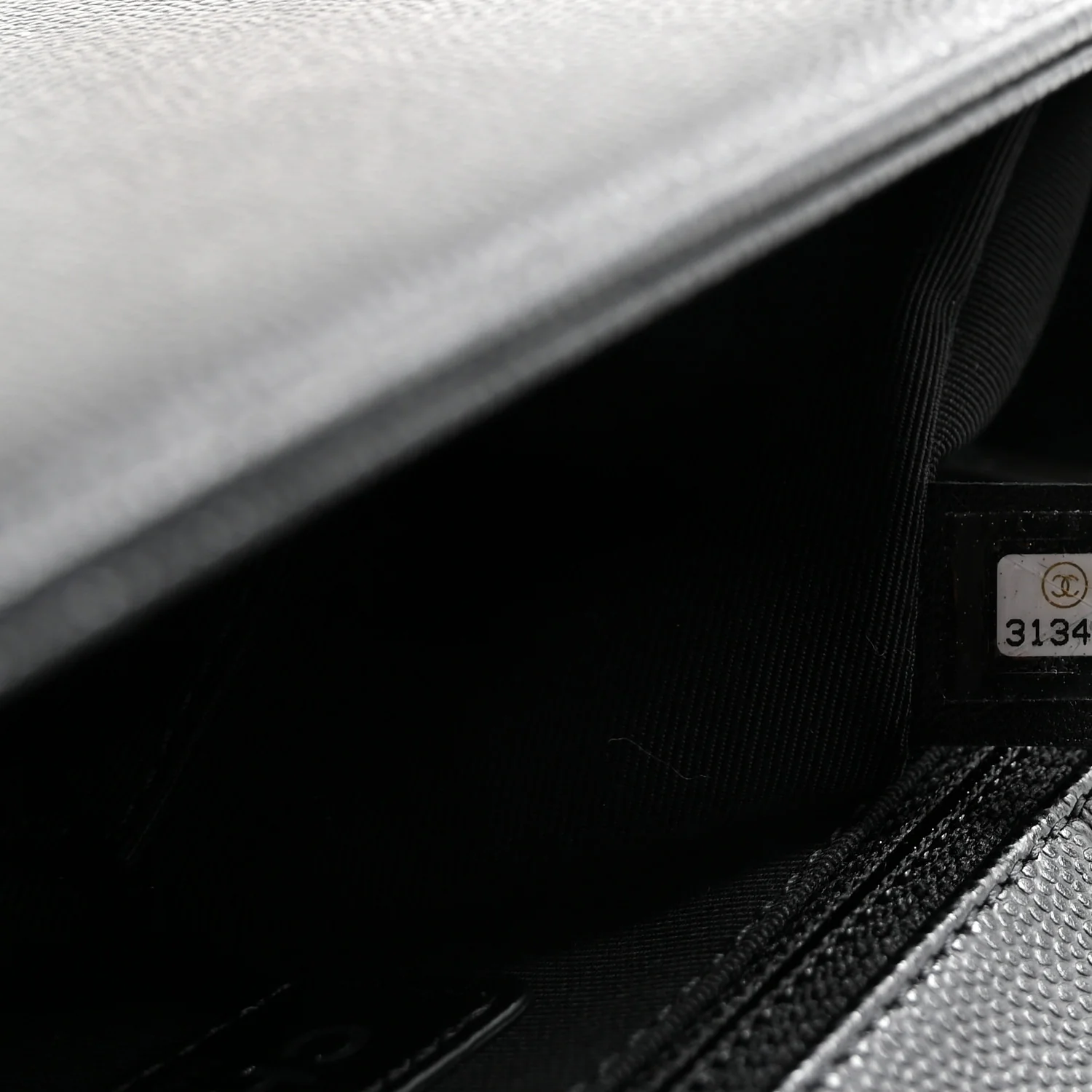 Caviar Quilted New Medium Boy Flap Black - Image 7