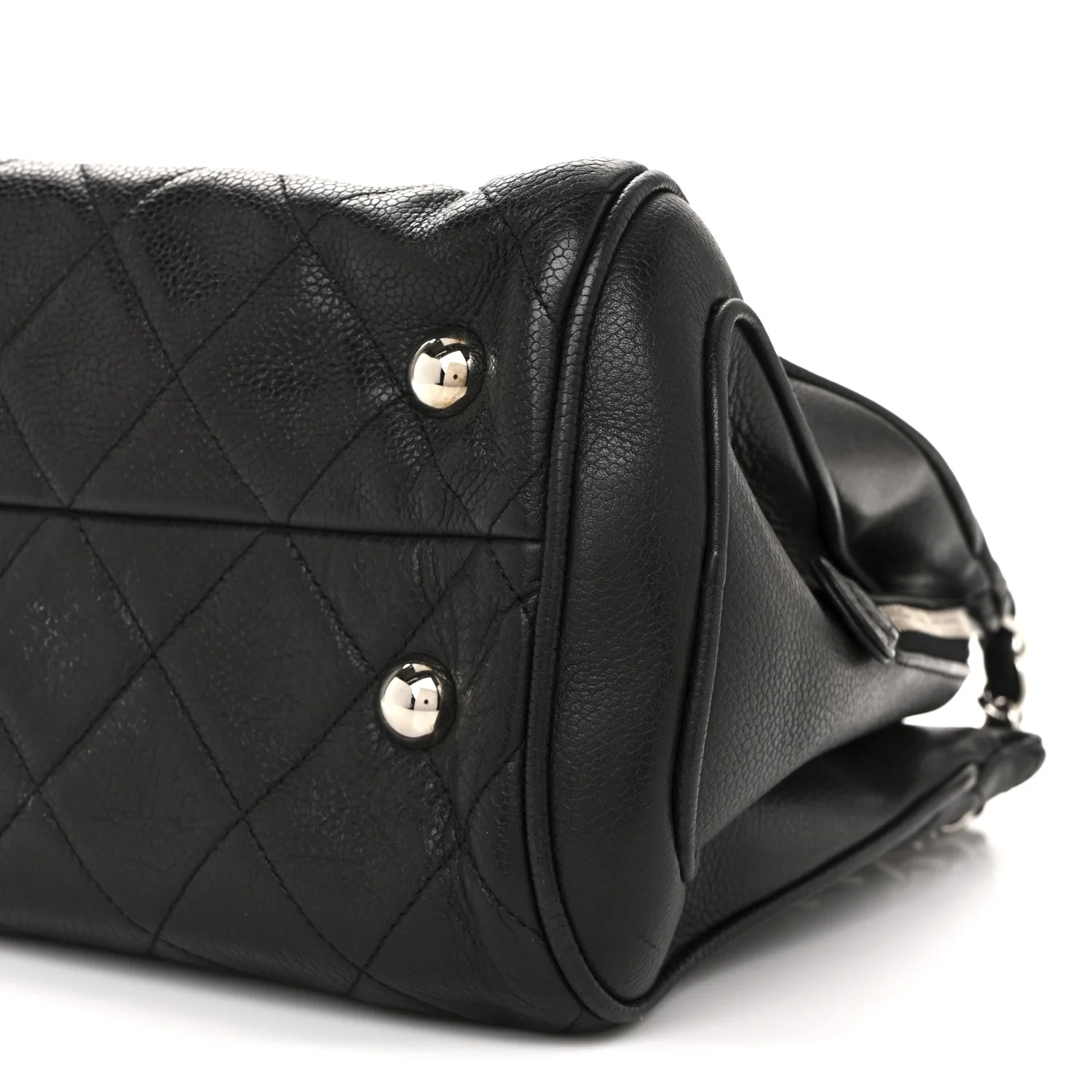 Caviar Quilted Shopping Tote Black - Image 10