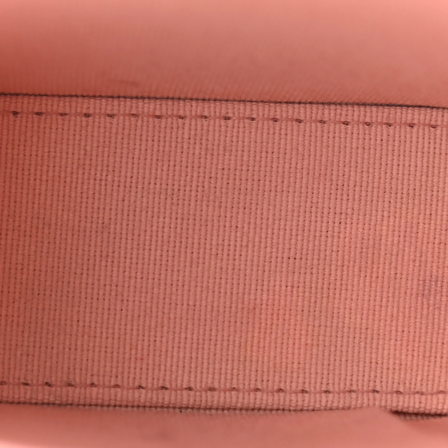Caviar Quilted Small Vertical Coco Beauty Vanity Case With Chain Light Pink - Image 5