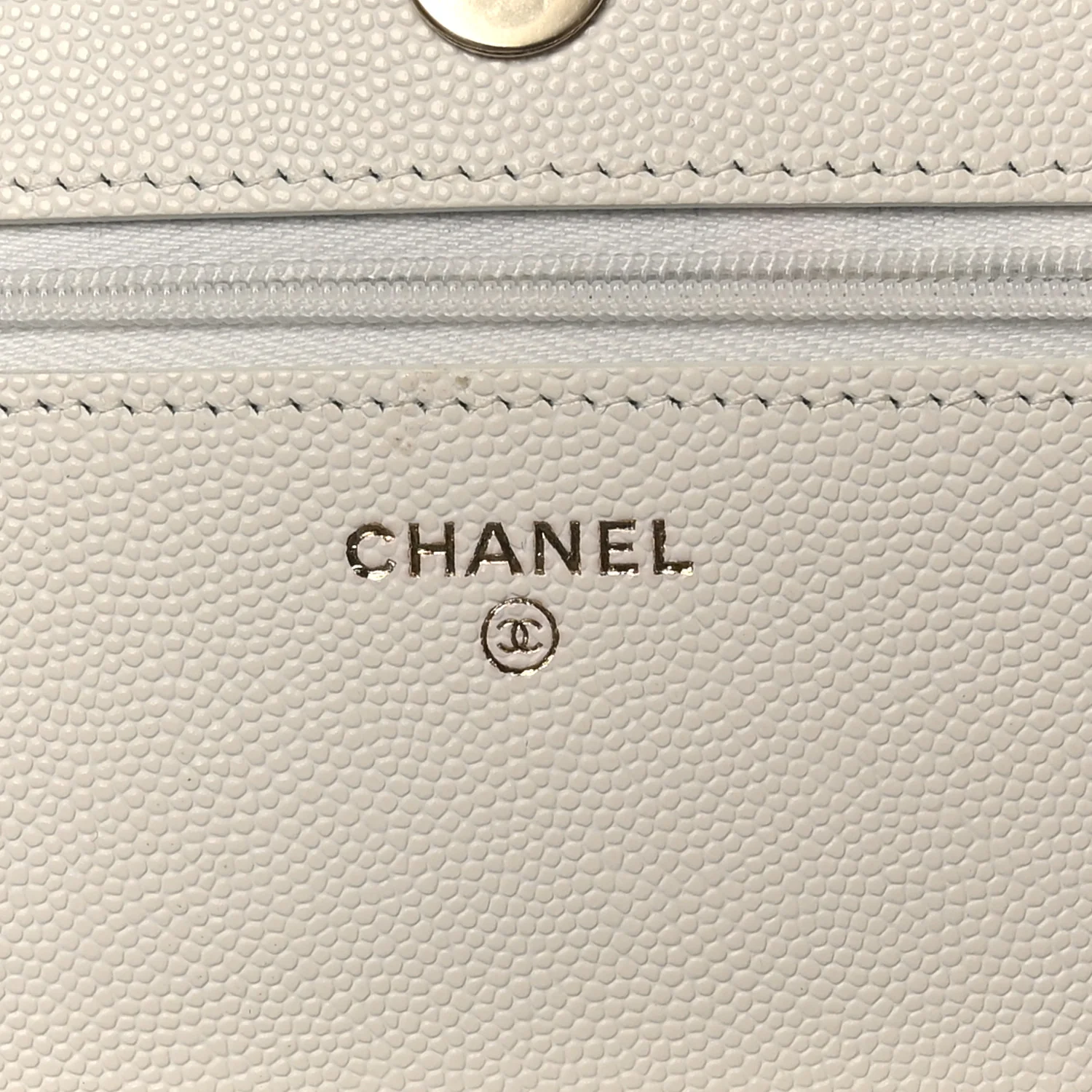 Caviar Quilted Striated CC Wallet on Chain WOC White - Image 6