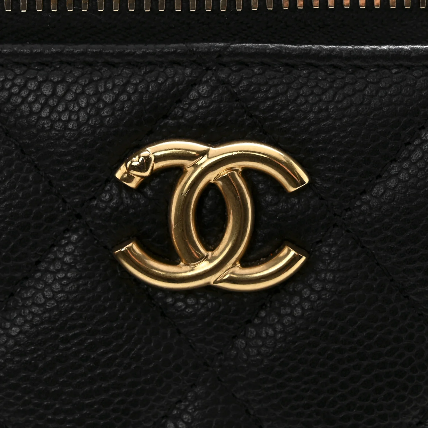 Caviar Quilted Sweetheart Vanity Case Black - Image 12