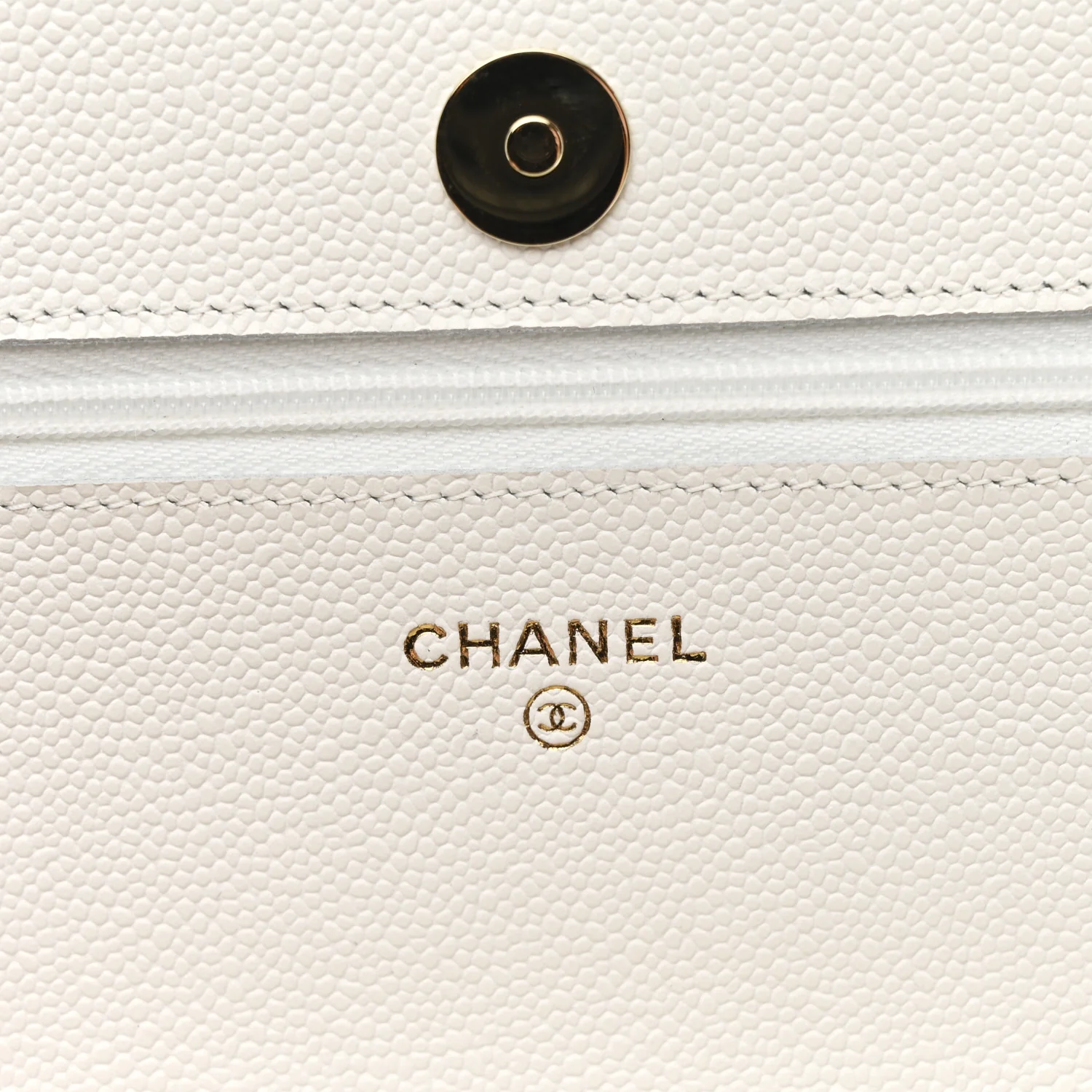 Caviar Quilted Wallet On Chain WOC White - Image 6