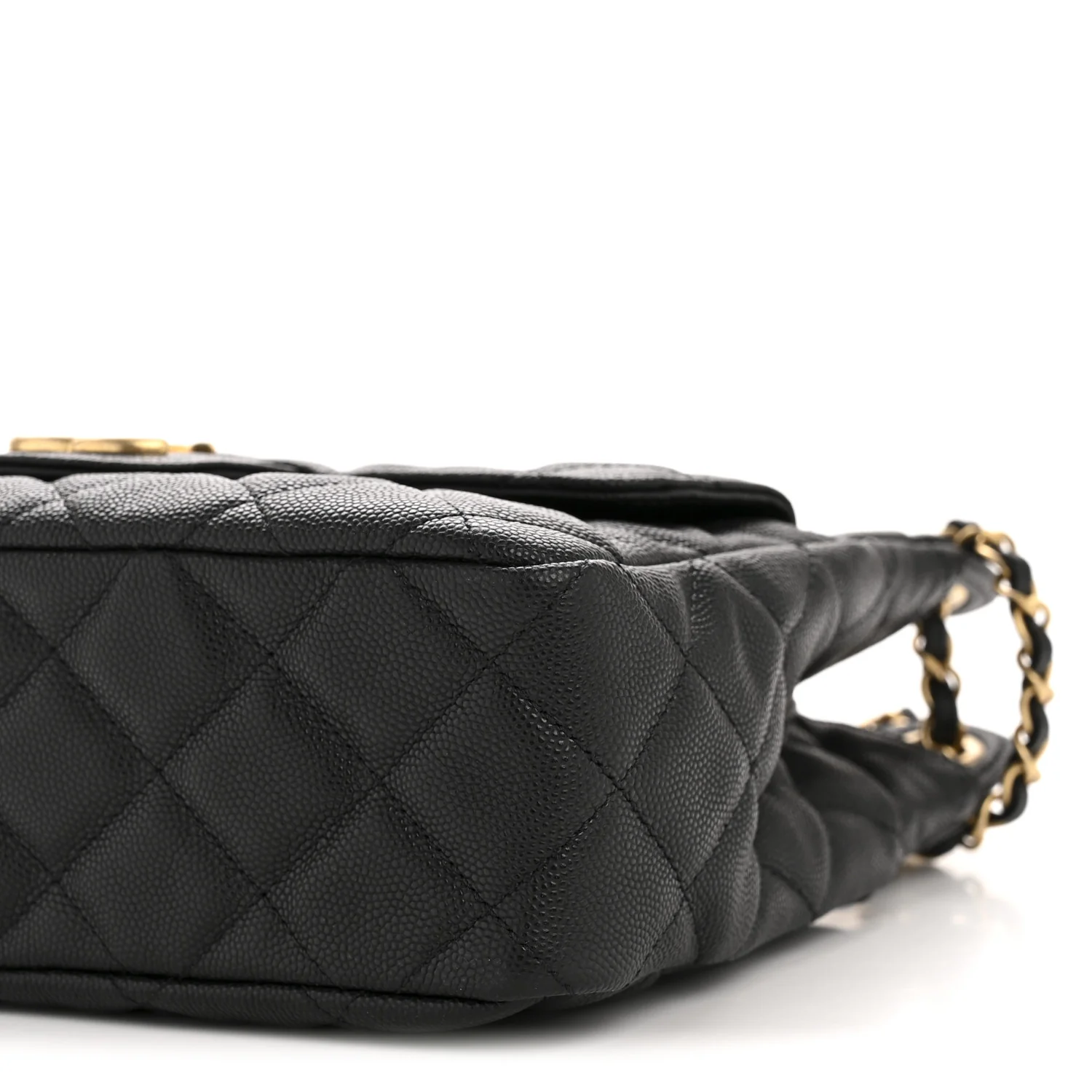 Caviar Quilted Wavy CC Hobo Black - Image 10