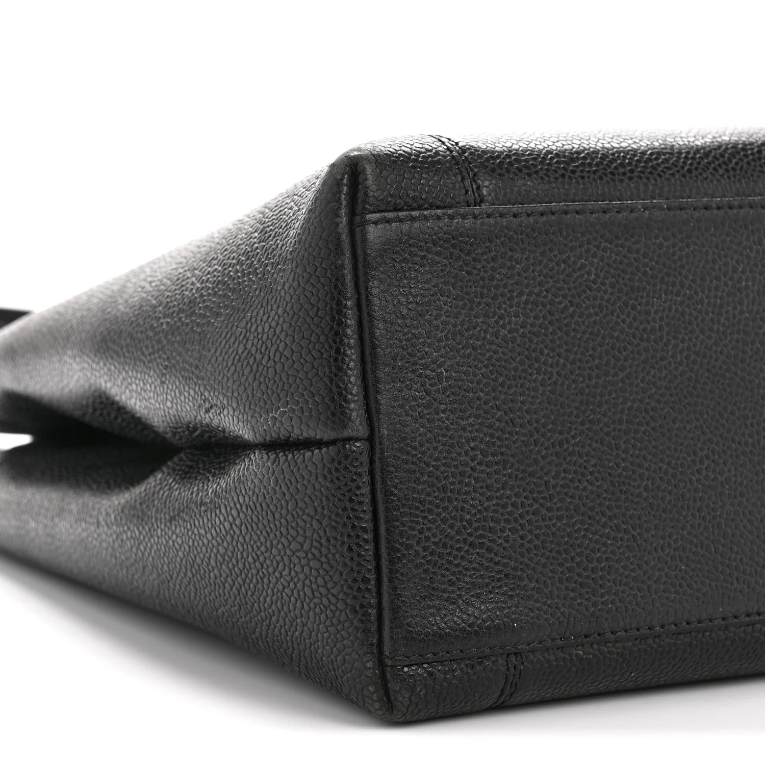 Caviar Shoulder Bag Black - Image 10