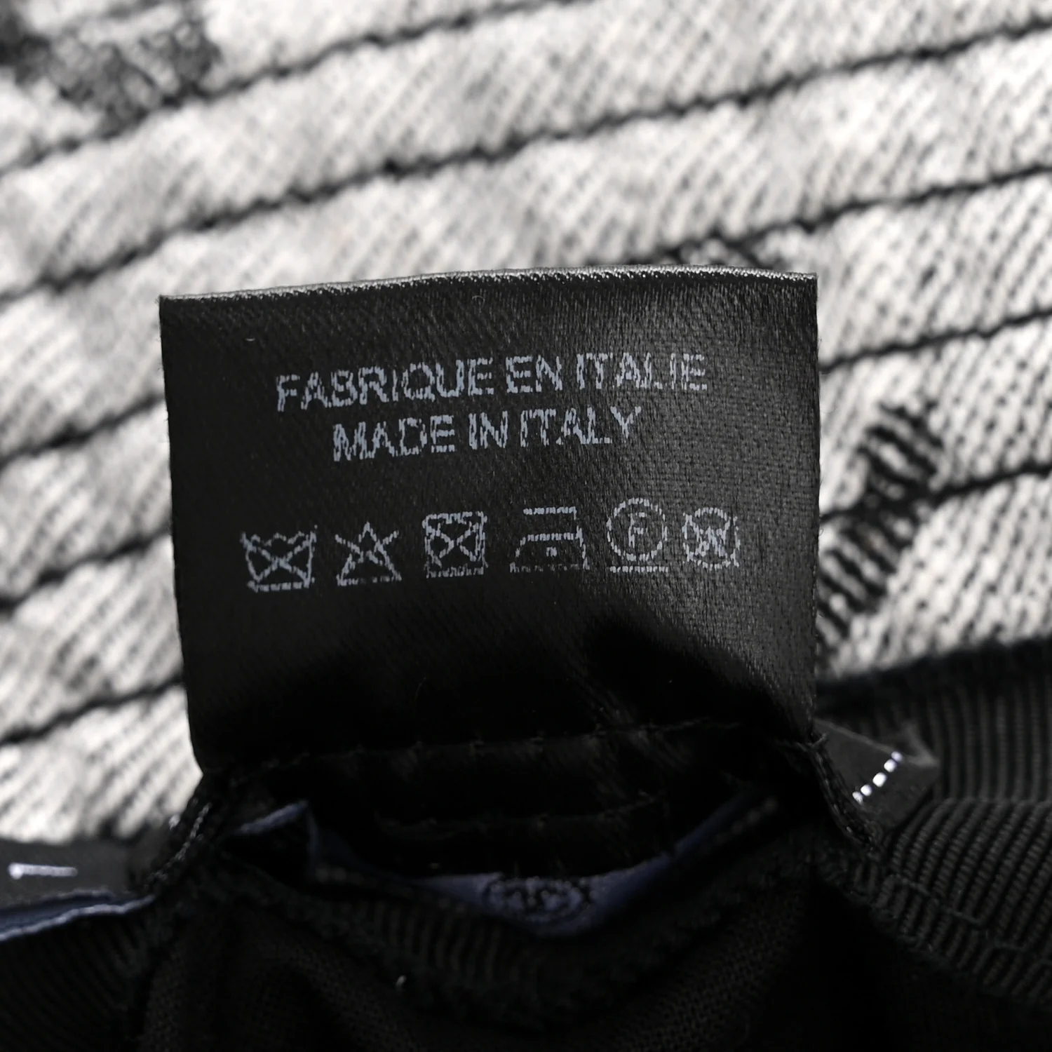 Denim CC Bucket Hat L White Black - Image 9