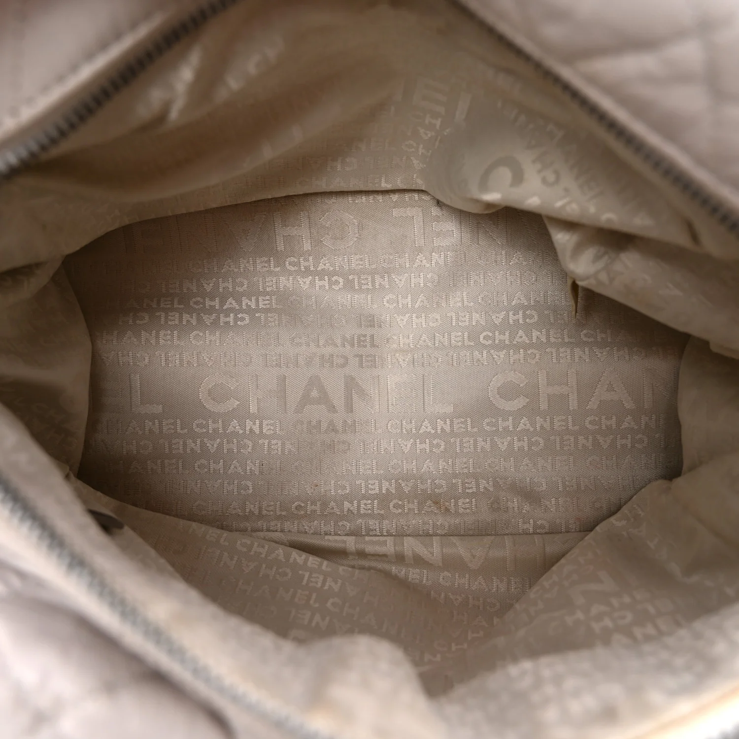 Distressed Lambskin Vintage Ligne Lady Braid Small Tote White - Image 5