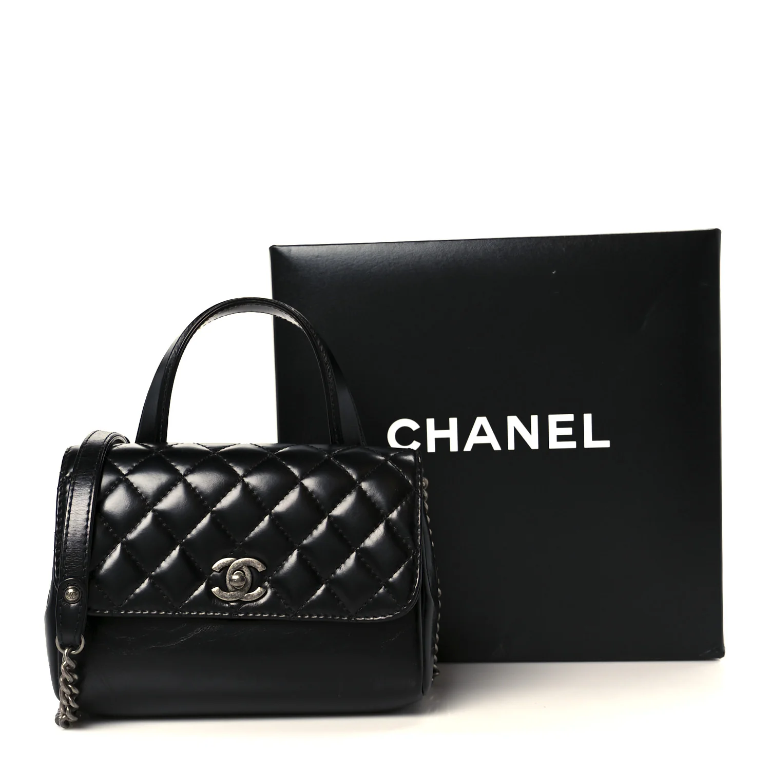 Glazed Calfskin Pilot Essentials Flap Black - Image 13