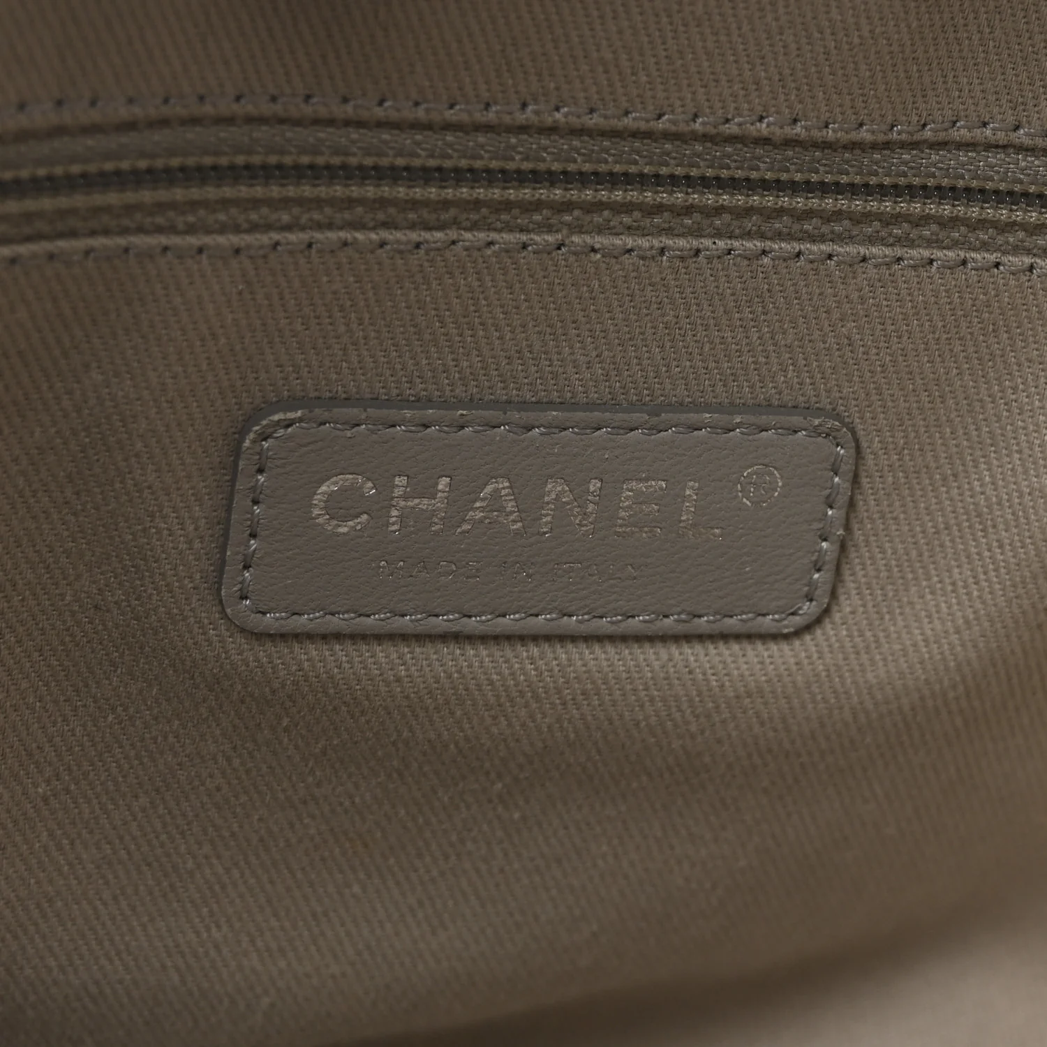Glazed Calfskin Small Deauville Tote Black - Image 6