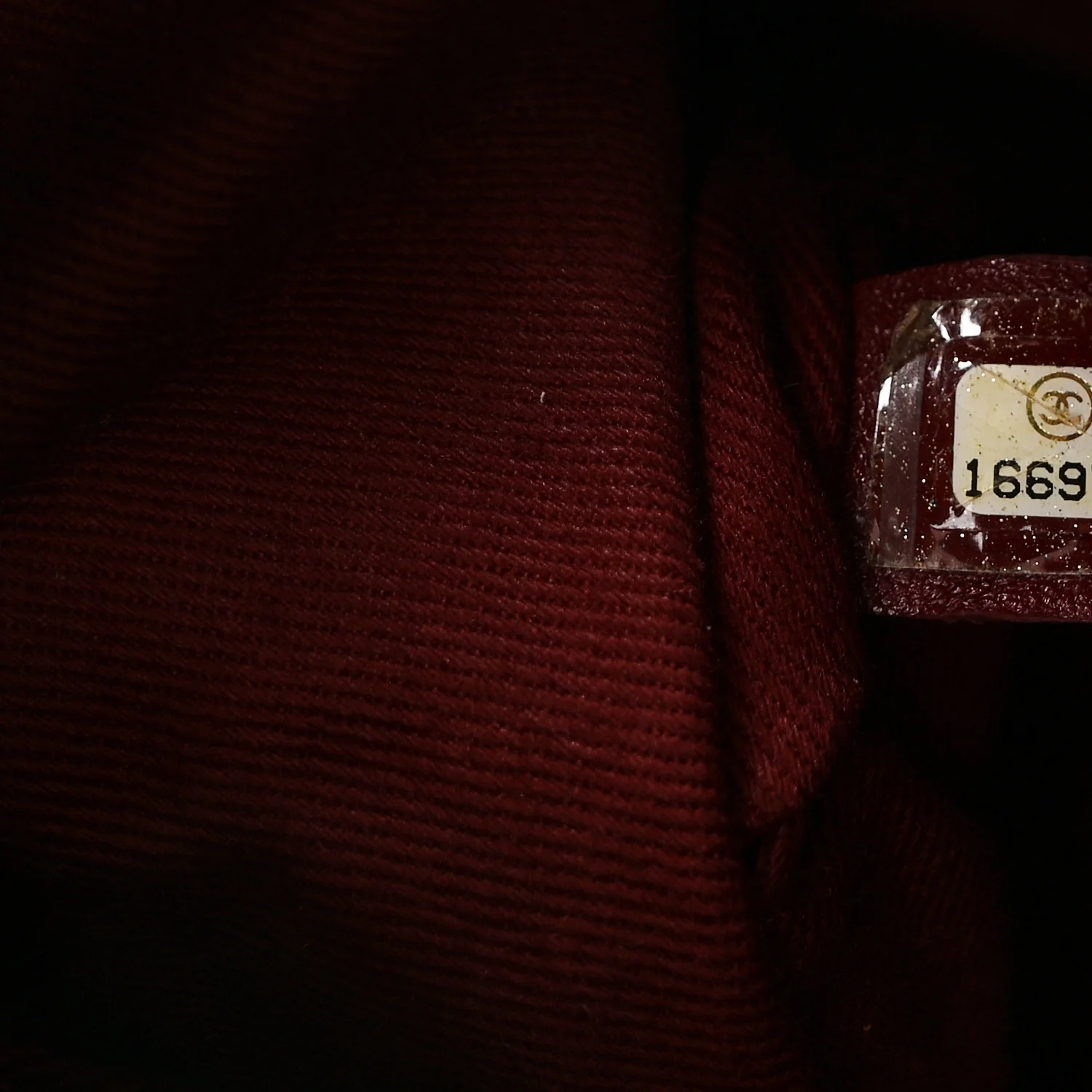 Glazed Caviar Quilted Small Shiva Tote Burgundy - Image 7