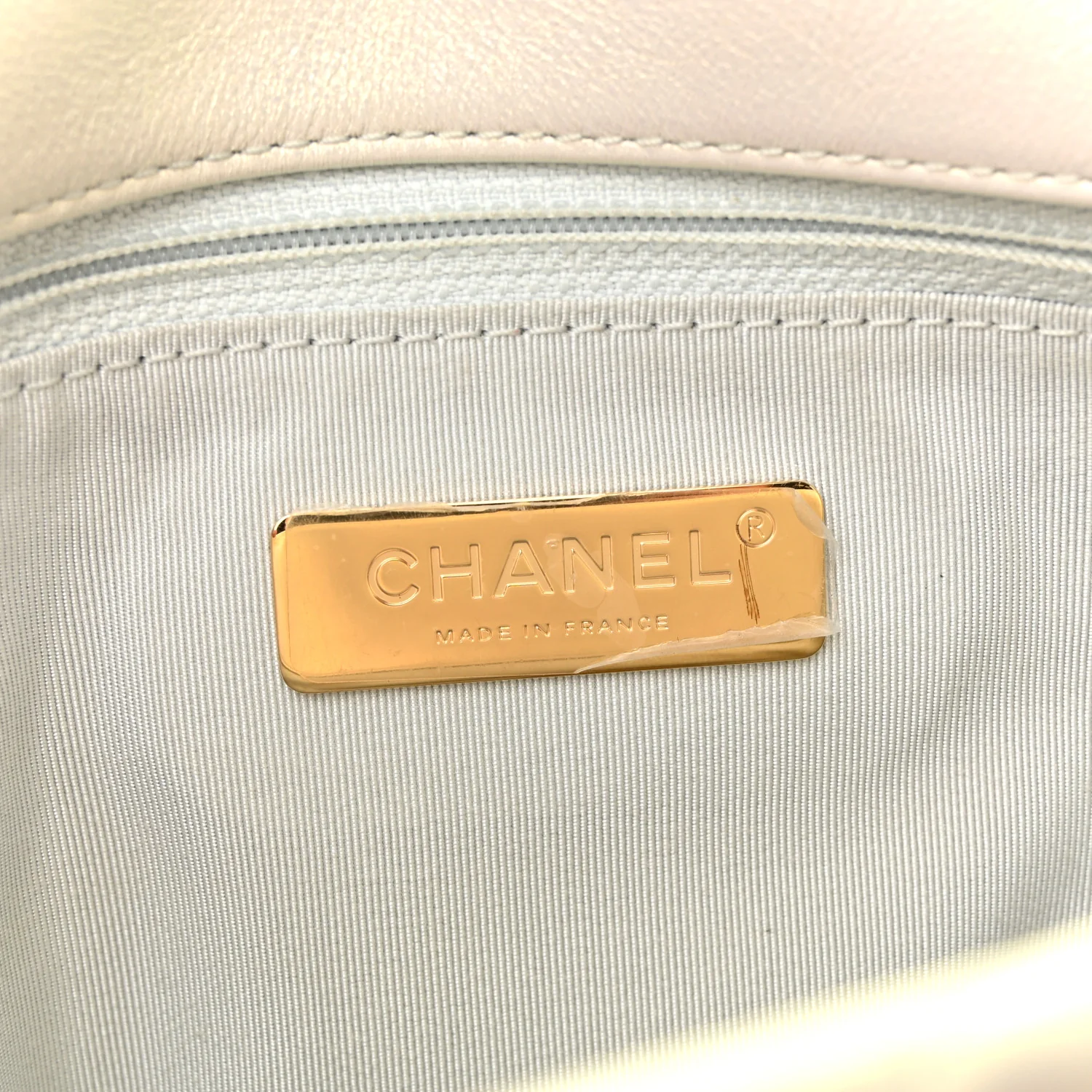 Iridescent Calfskin Quilted Large Chanel 19 Flap White - Image 6