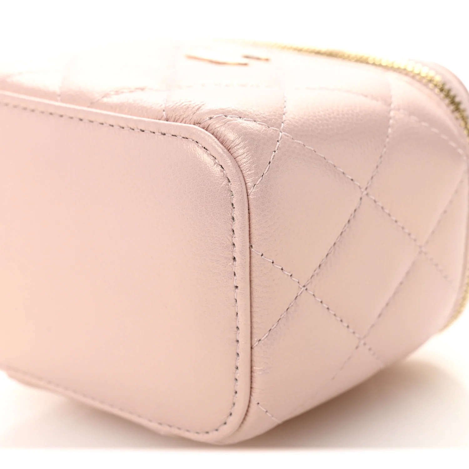 Iridescent Caviar Quilted Mini Pearl On Top Vanity Case With Chain Light Pink - Image 10