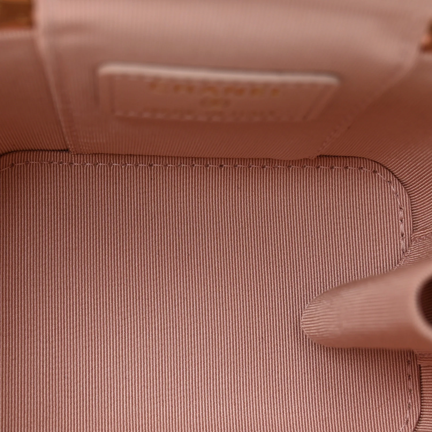 Iridescent Caviar Quilted Mini Pearl On Top Vanity Case With Chain Light Pink - Image 5