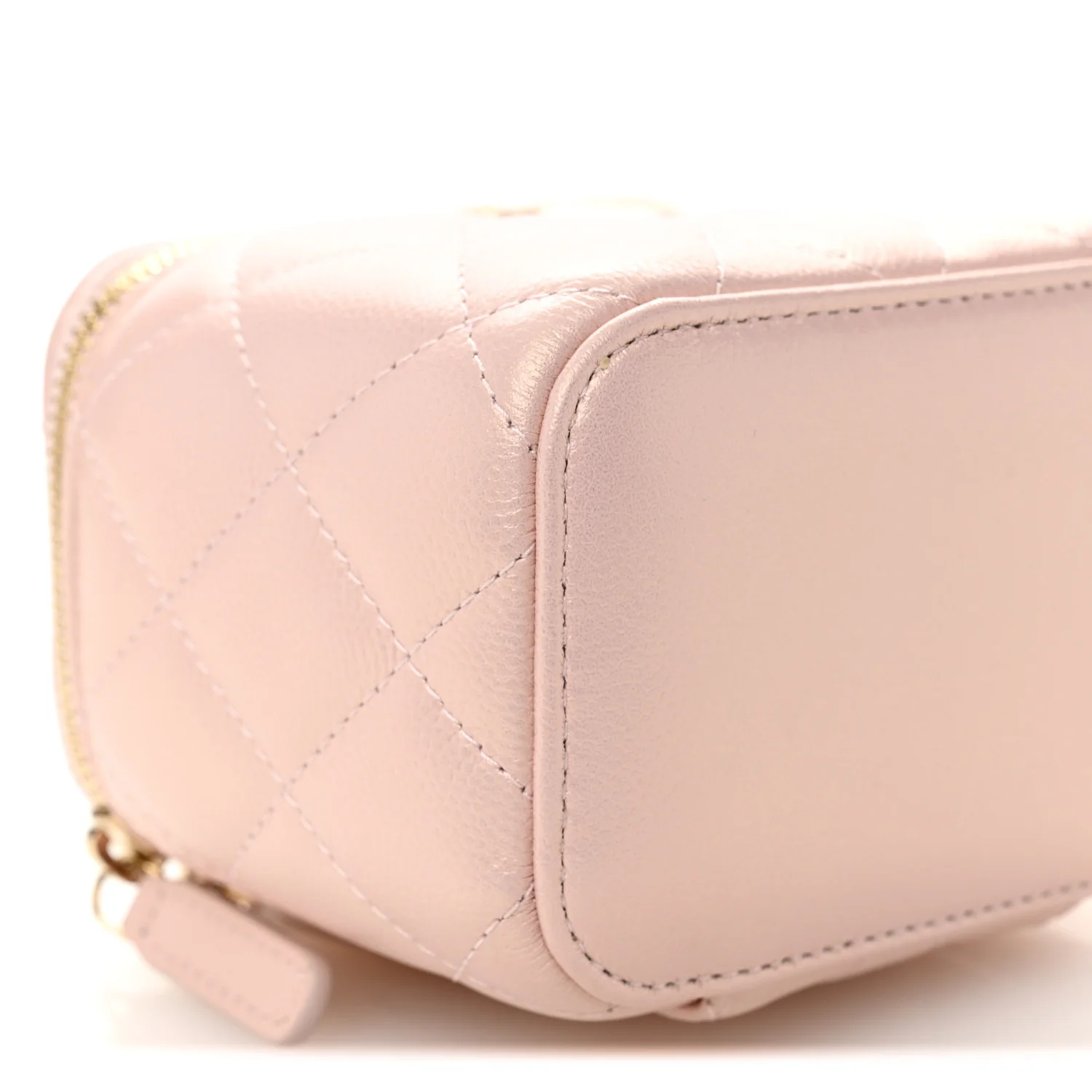 Iridescent Caviar Quilted Mini Pearl On Top Vanity Case With Chain Light Pink - Image 9