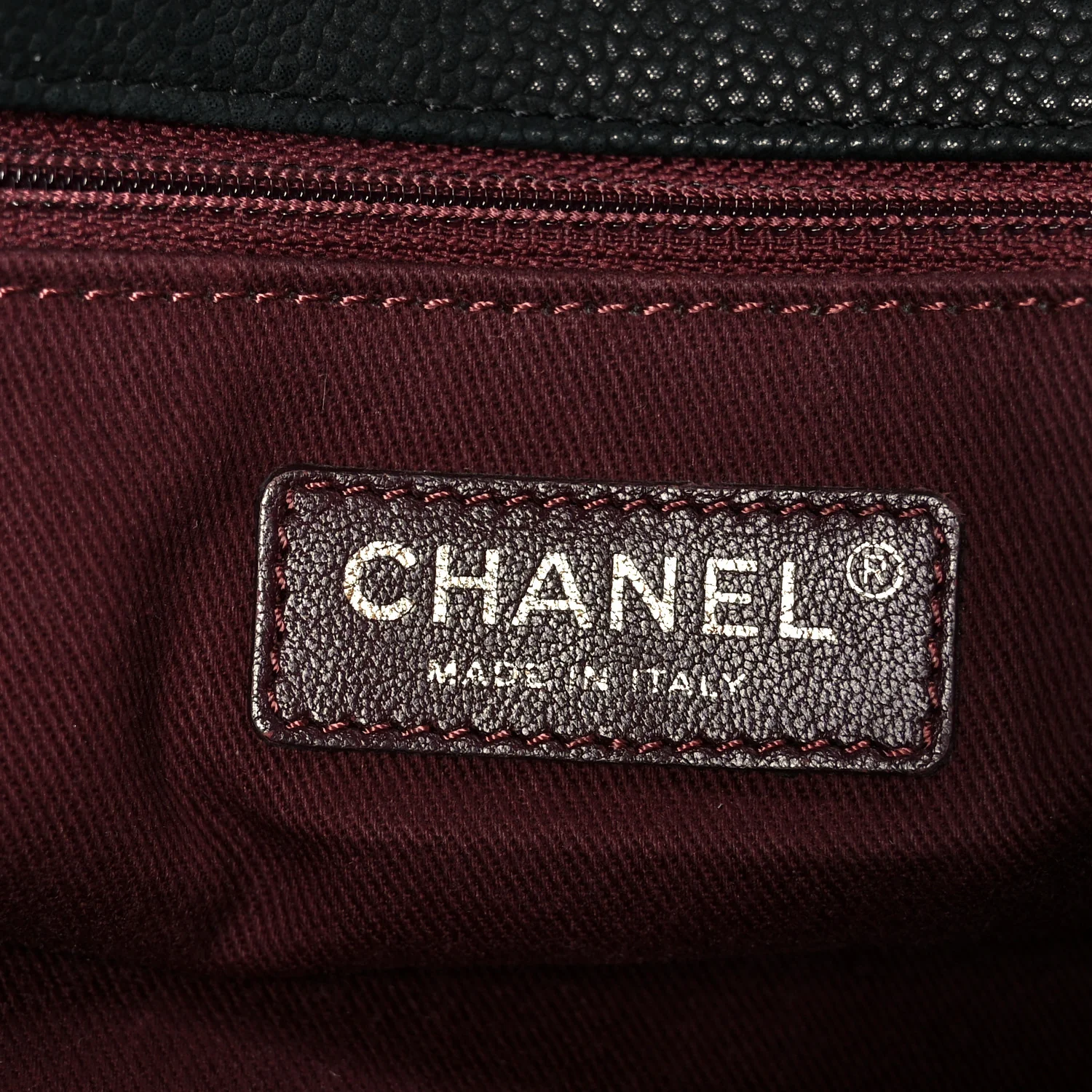 Iridescent Grained Calfskin Medium Globe Trotter Flap Black - Image 6