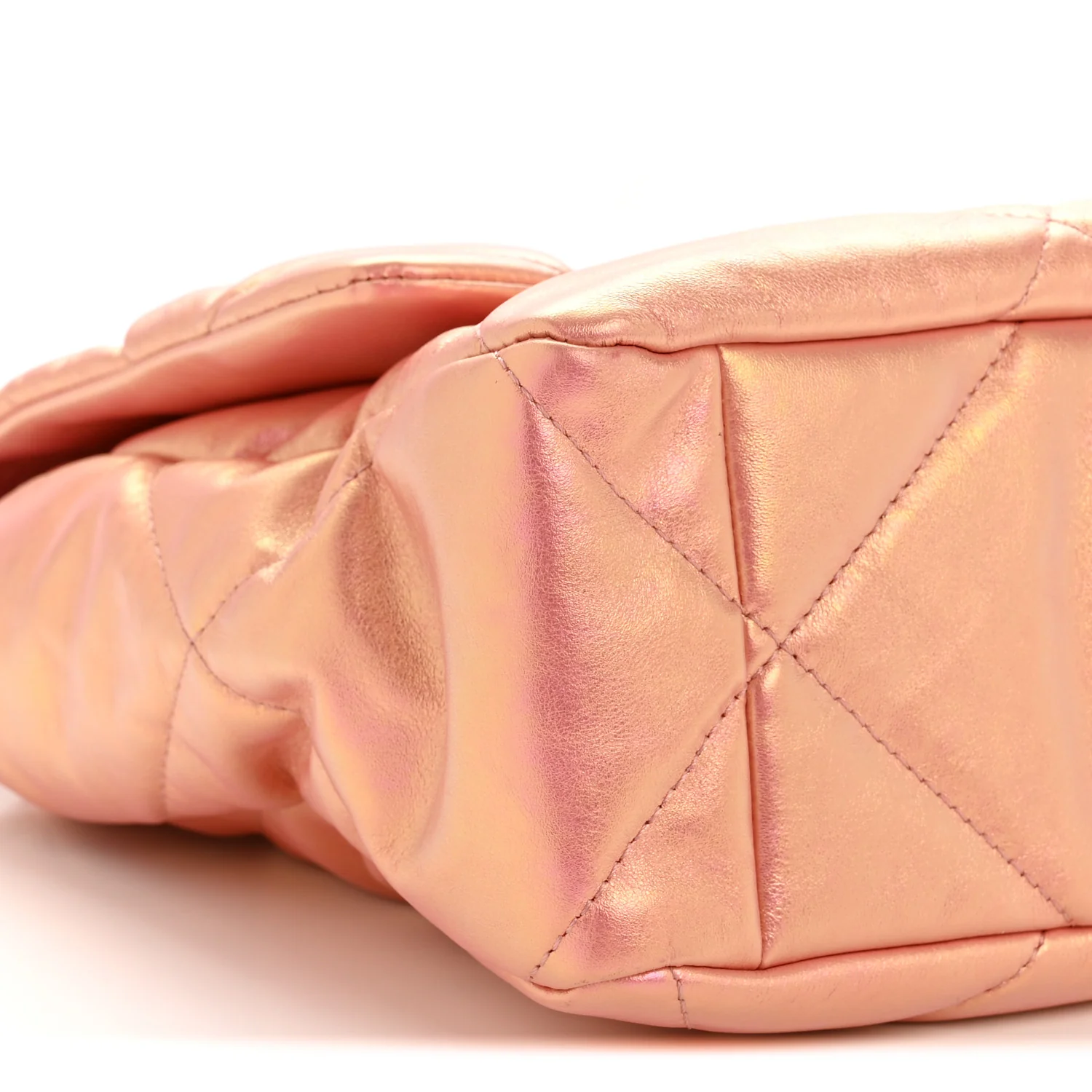 Iridescent Lambskin Quilted Large Chanel 19 Flap Pink - Image 9