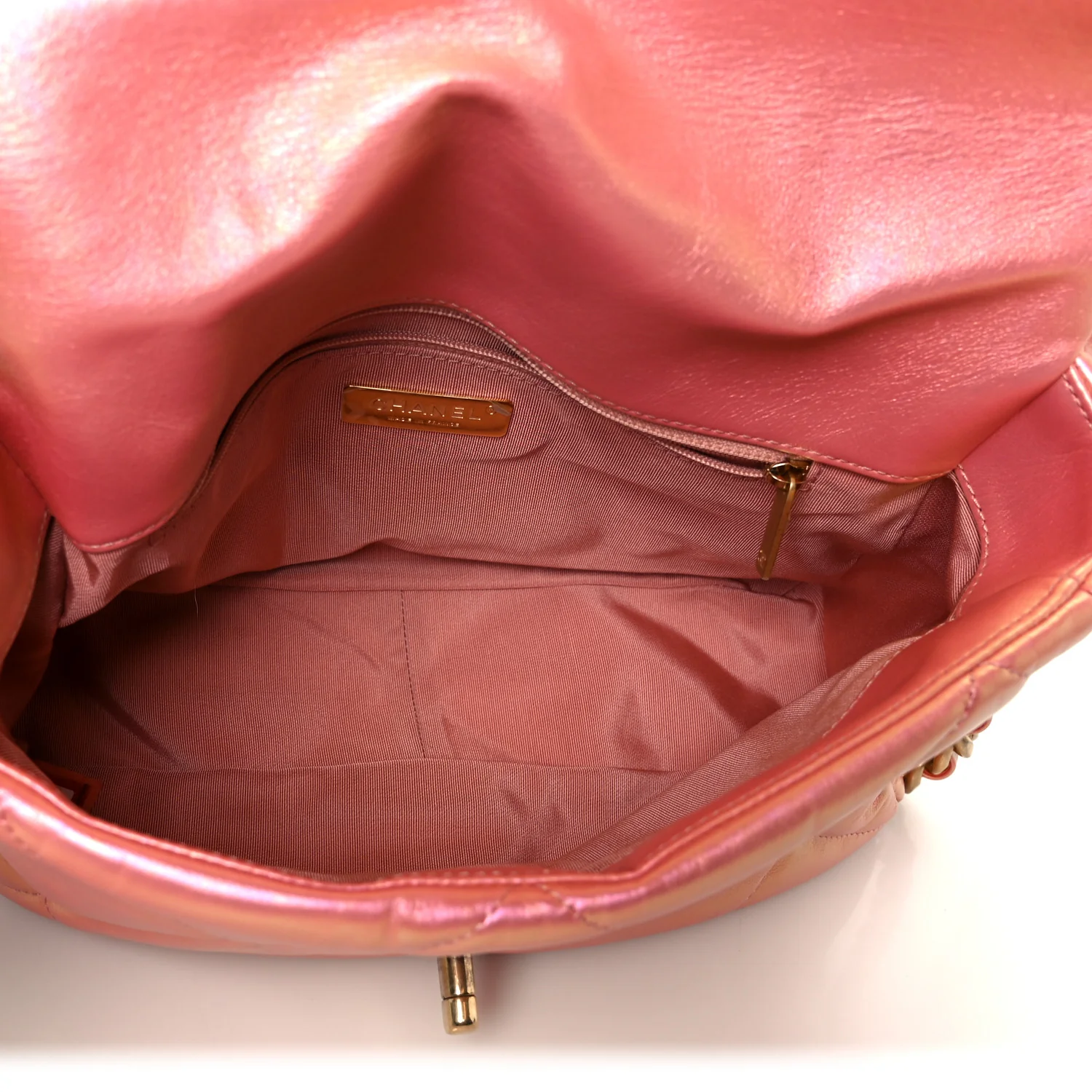 Iridescent Lambskin Quilted Large Chanel 19 Flap Pink - Image 5