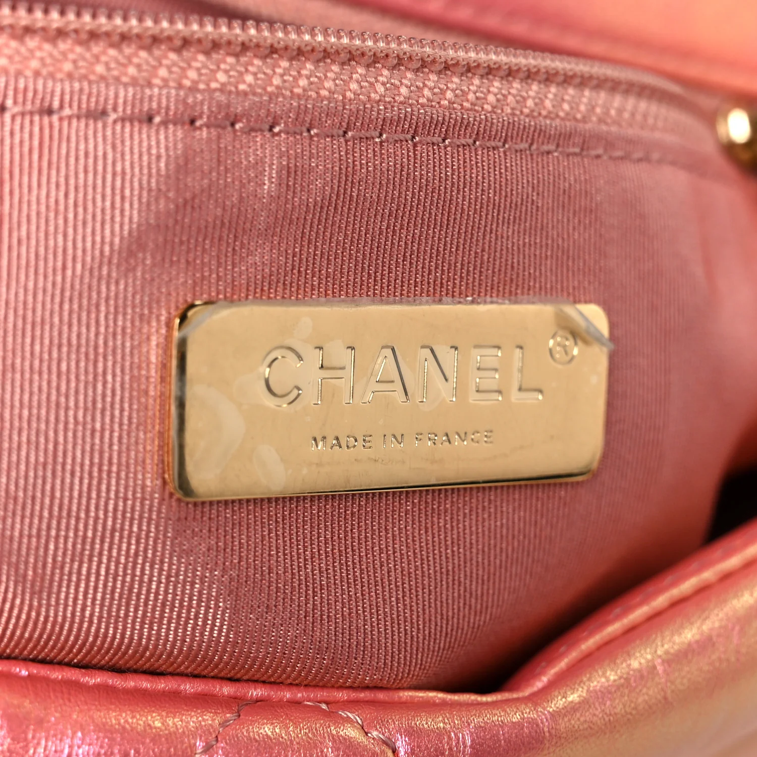 Iridescent Lambskin Quilted Large Chanel 19 Flap Pink - Image 6