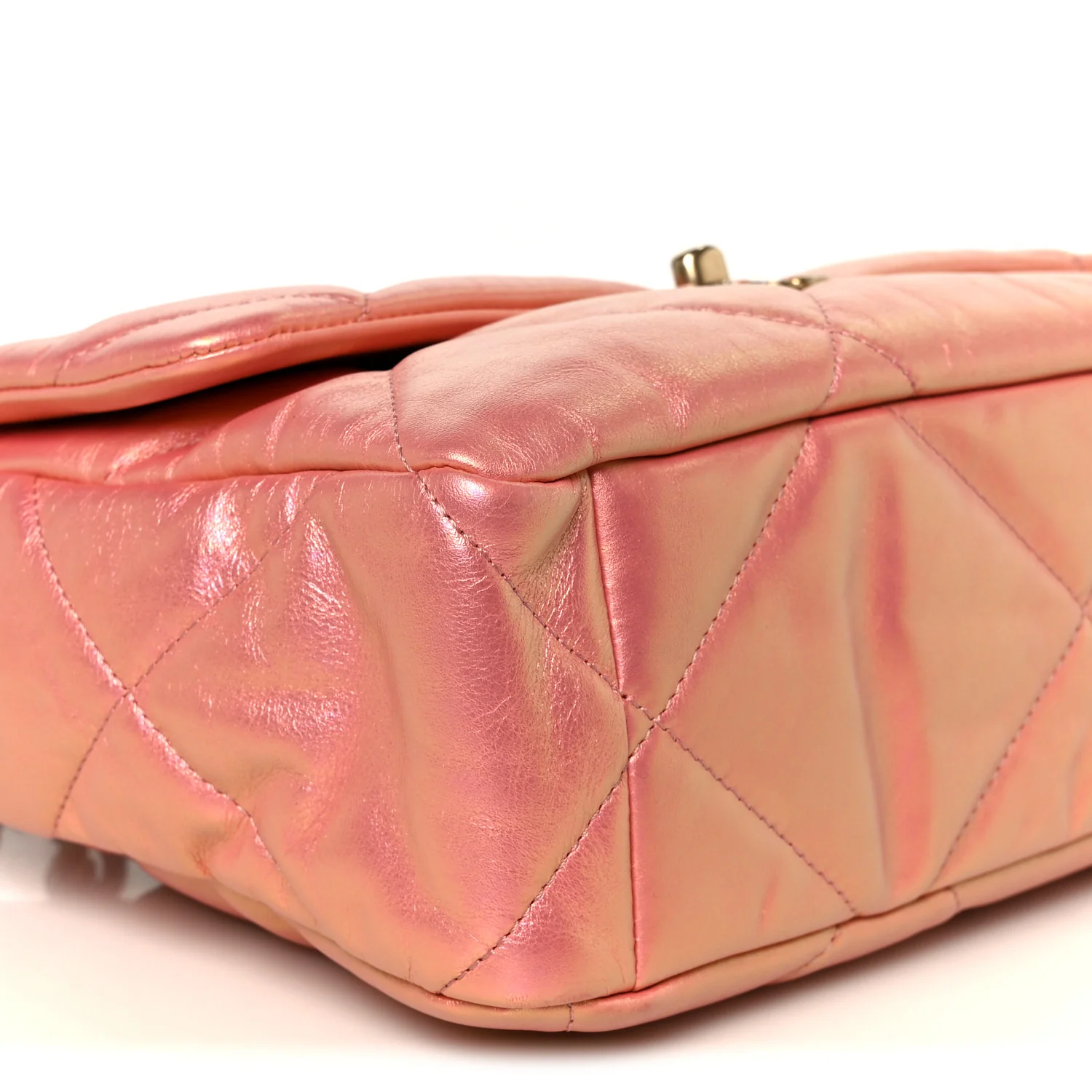 Iridescent Lambskin Quilted Large Chanel 19 Flap Pink - Image 9