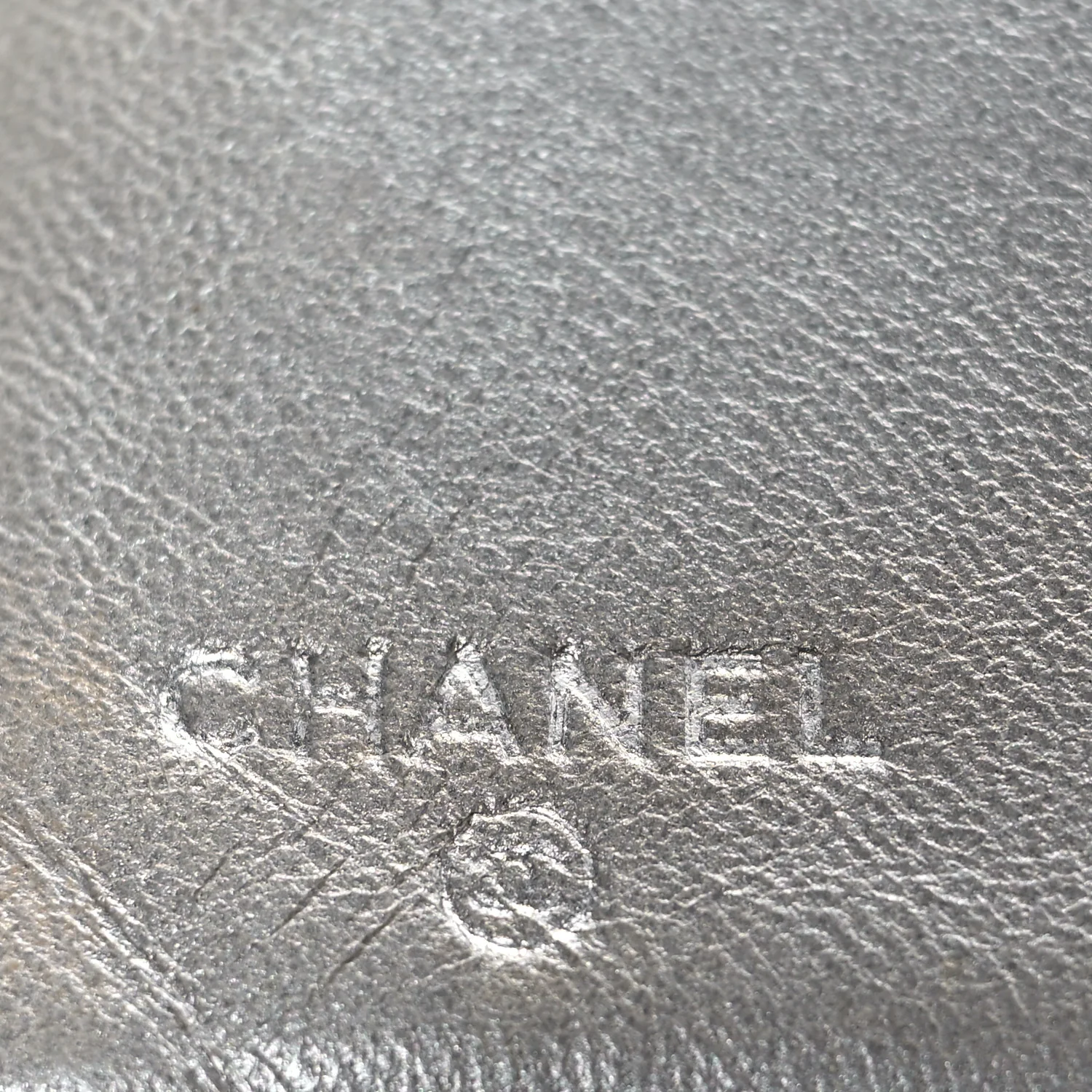 Lambskin Camellia Embossed Yen Wallet Black - Image 6