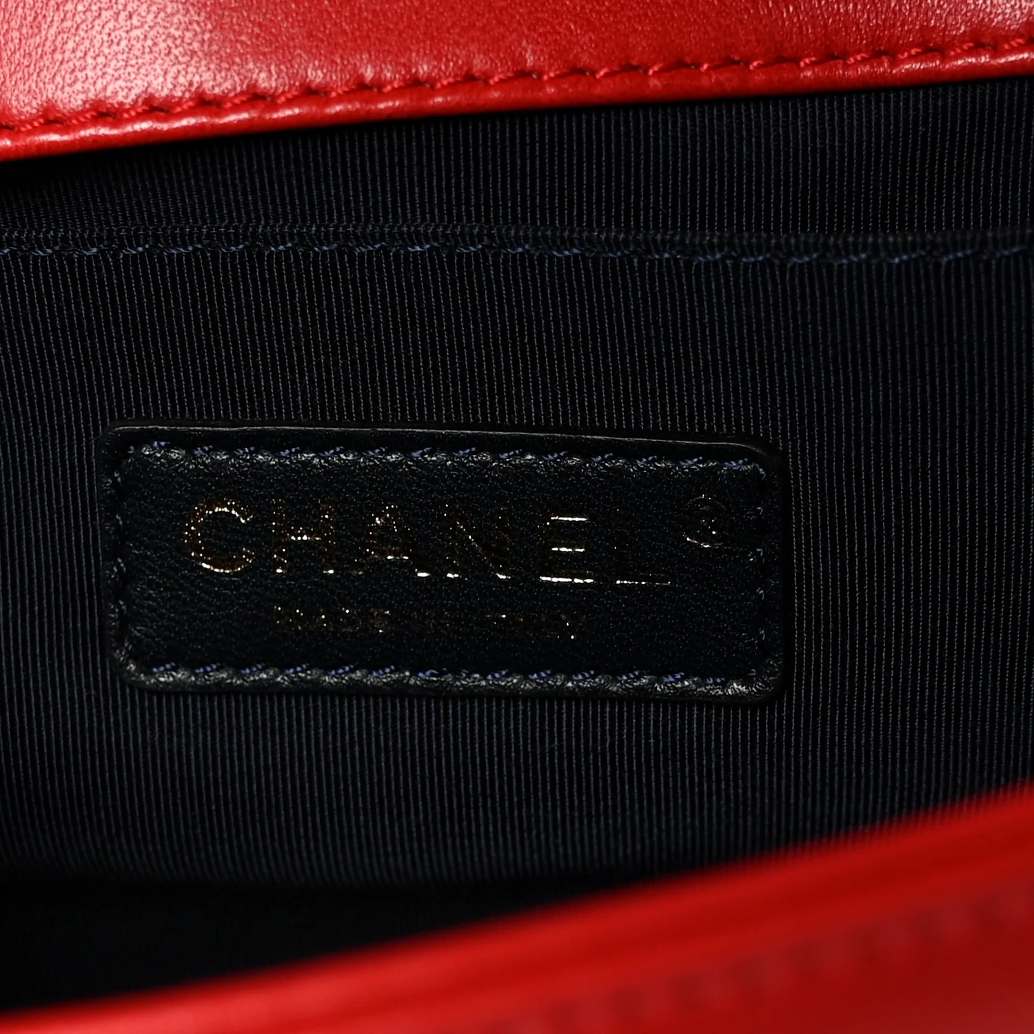 Lambskin Embossed Medium Boy Cube Flap Red - Image 6