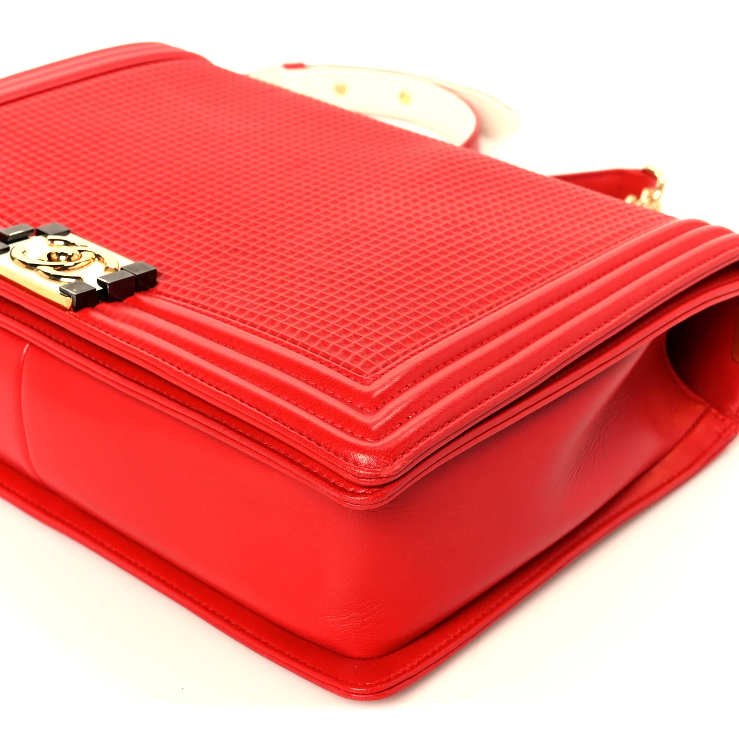 Lambskin Embossed New Medium Boy Cube Flap Red - Image 10