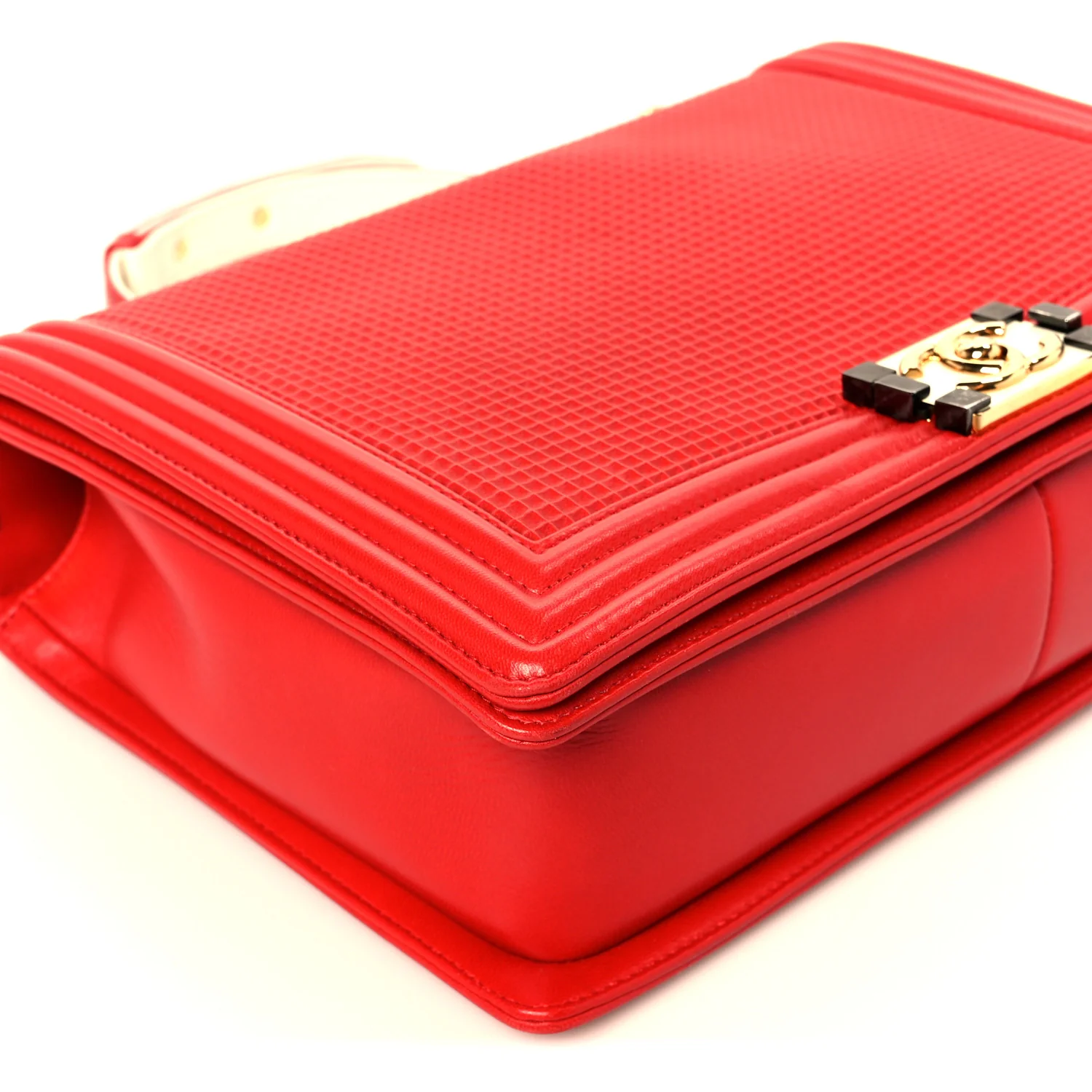 Lambskin Embossed New Medium Boy Cube Flap Red - Image 9