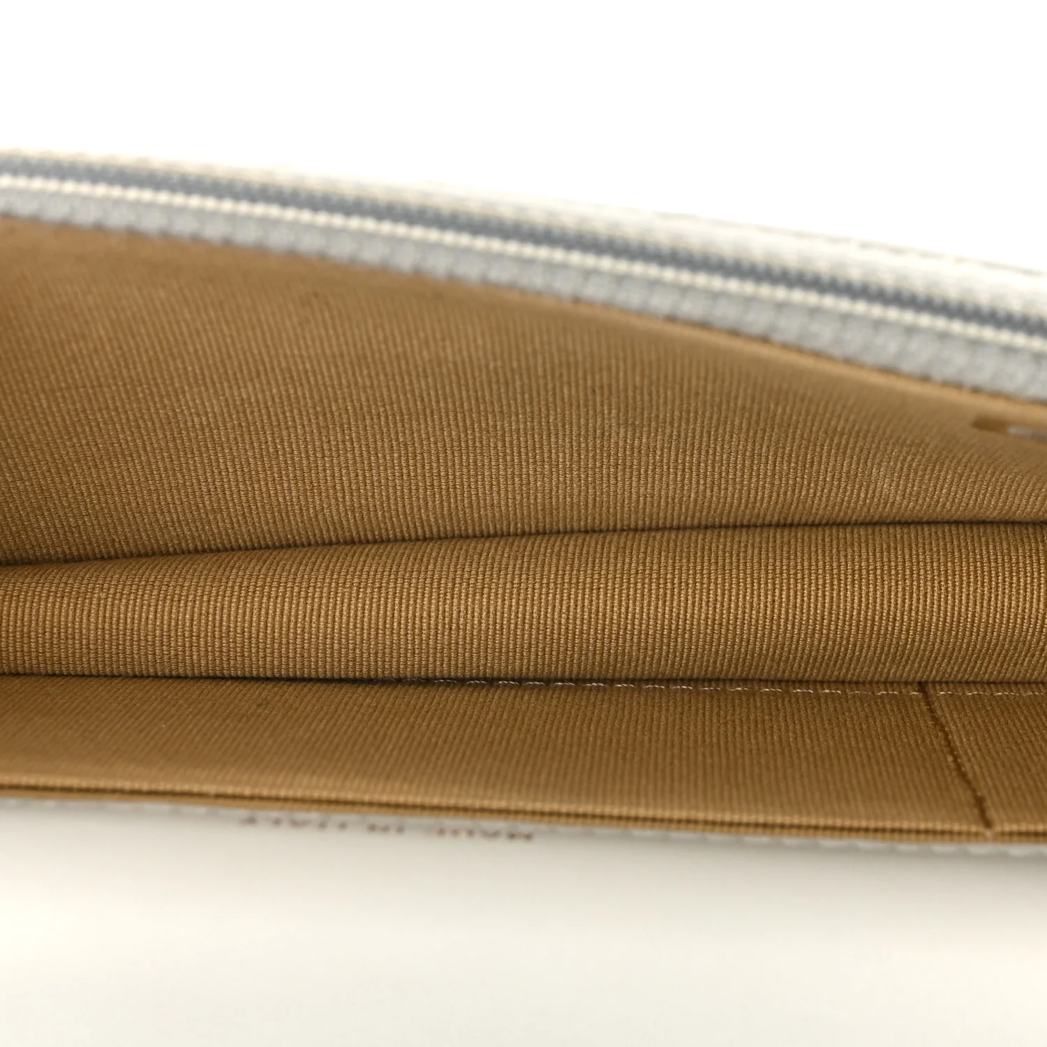 Lambskin Pearl Crush Quilted Flap Phone Holder With Chain Light Grey - Image 5