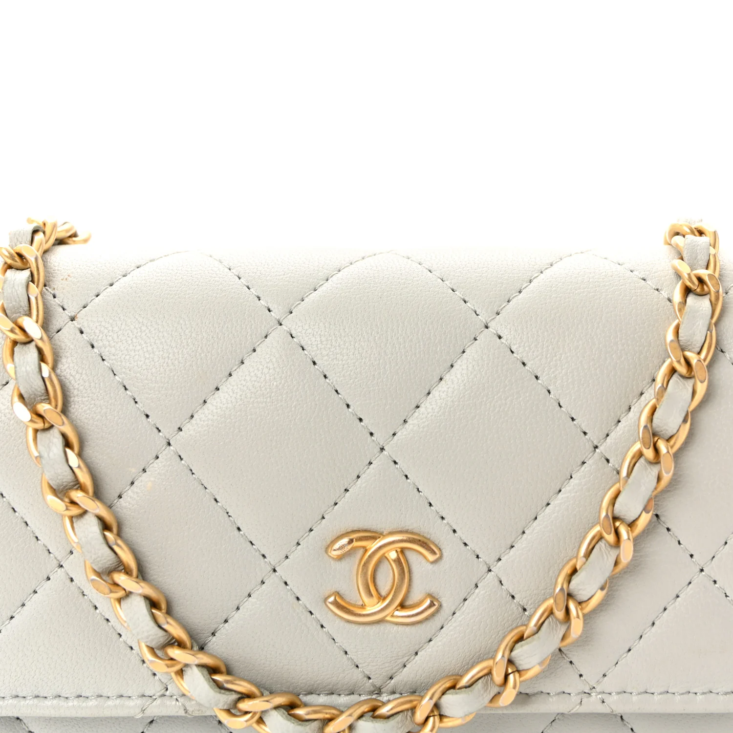 Lambskin Pearl Crush Quilted Flap Phone Holder With Chain Light Grey - Image 9