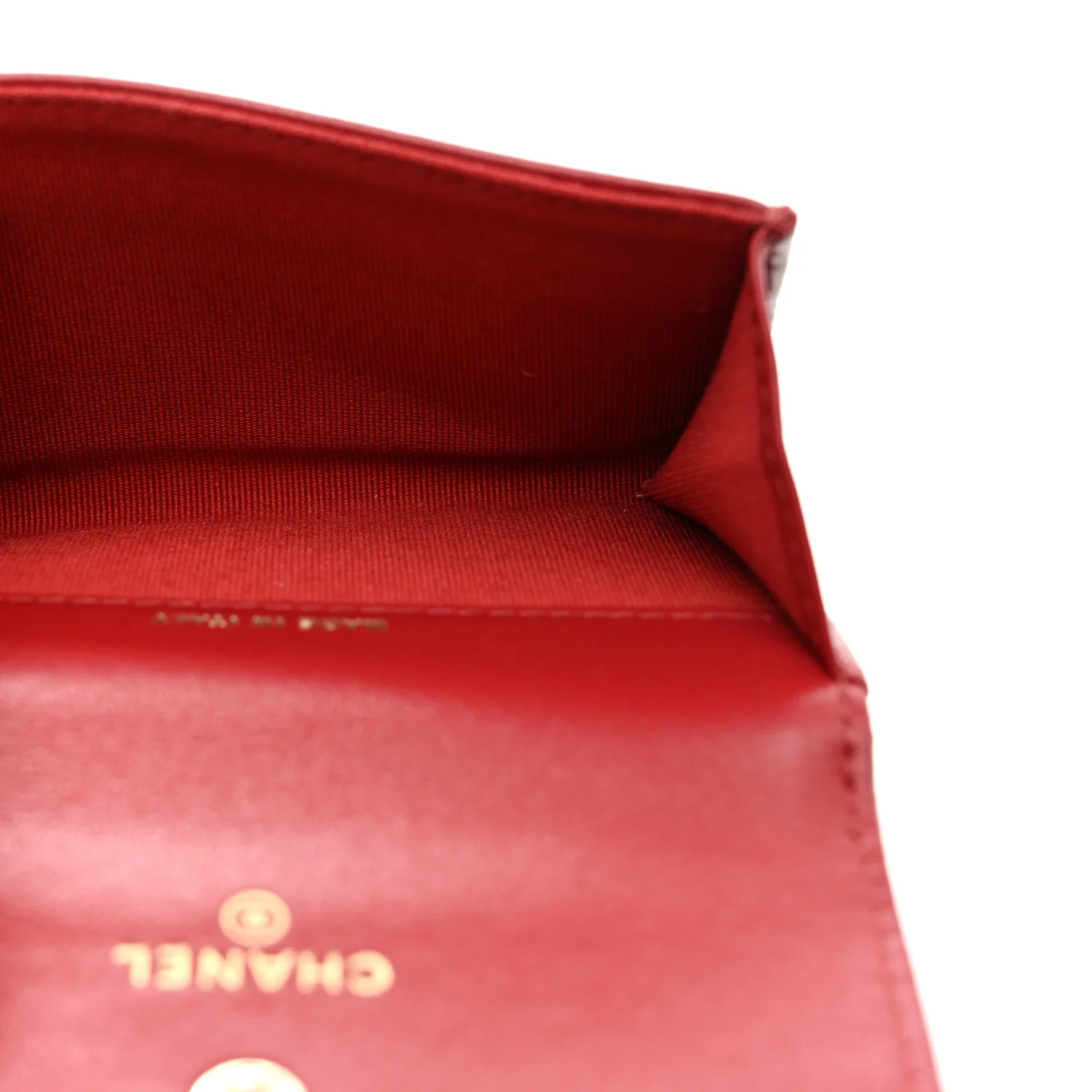 Lambskin Pearl Enamel Quilted Flap Card Holder Red - Image 5