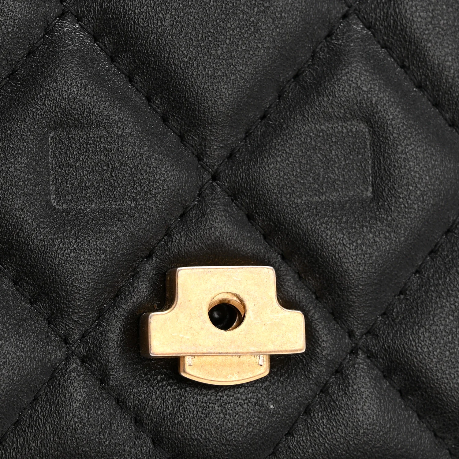 Lambskin Quilted CC Chic Flap Card Holder Black Gold - Image 9