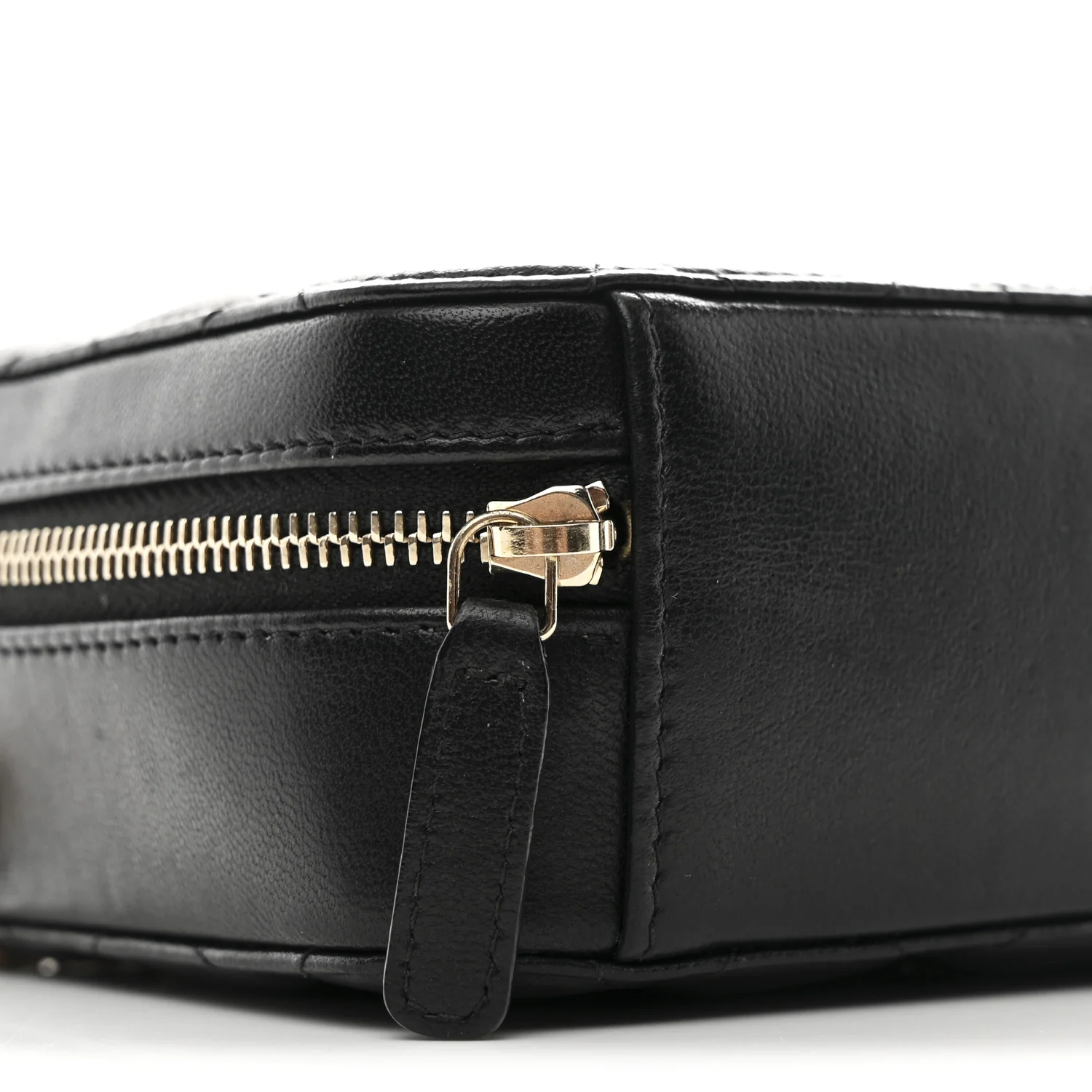 Lambskin Quilted CC Pearl Crush Camera Case Black - Image 10