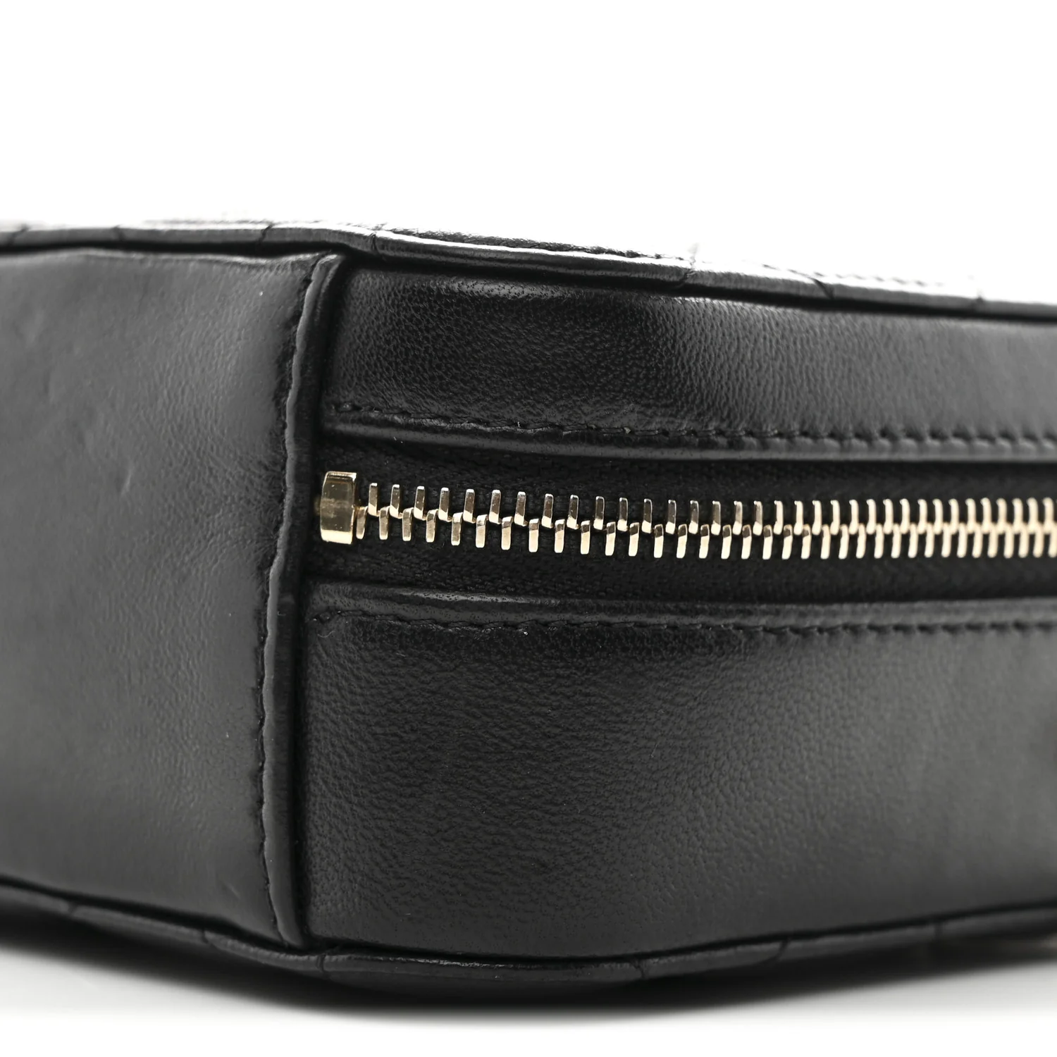 Lambskin Quilted CC Pearl Crush Camera Case Black - Image 11
