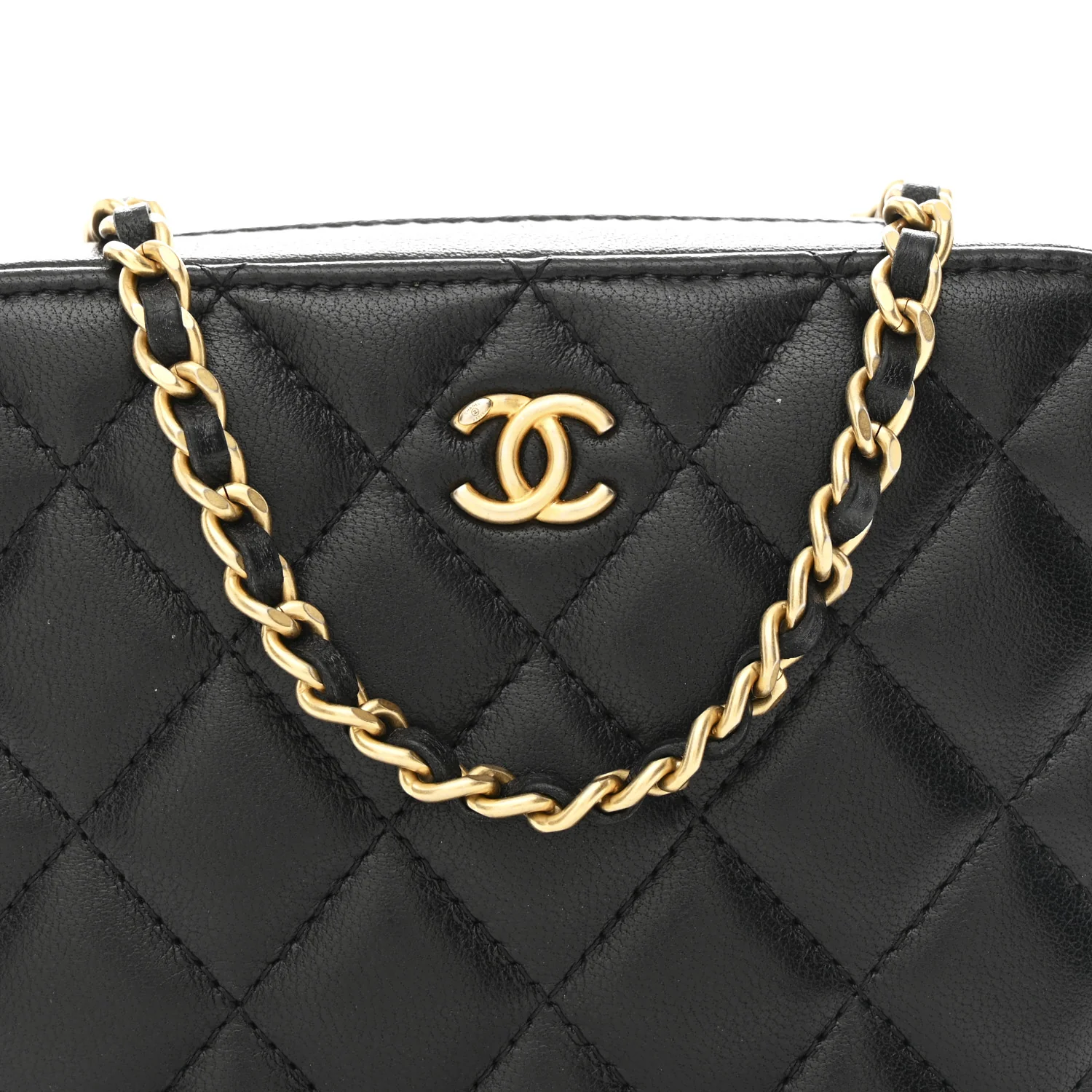 Lambskin Quilted CC Pearl Crush Camera Case Black - Image 9