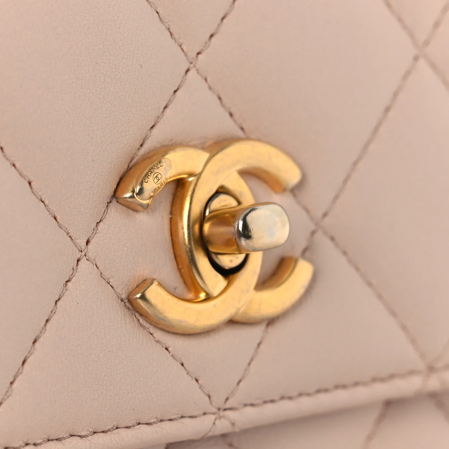 Lambskin Quilted CC Pearl Crush Wallet on Chain WOC Light Pink - Image 13