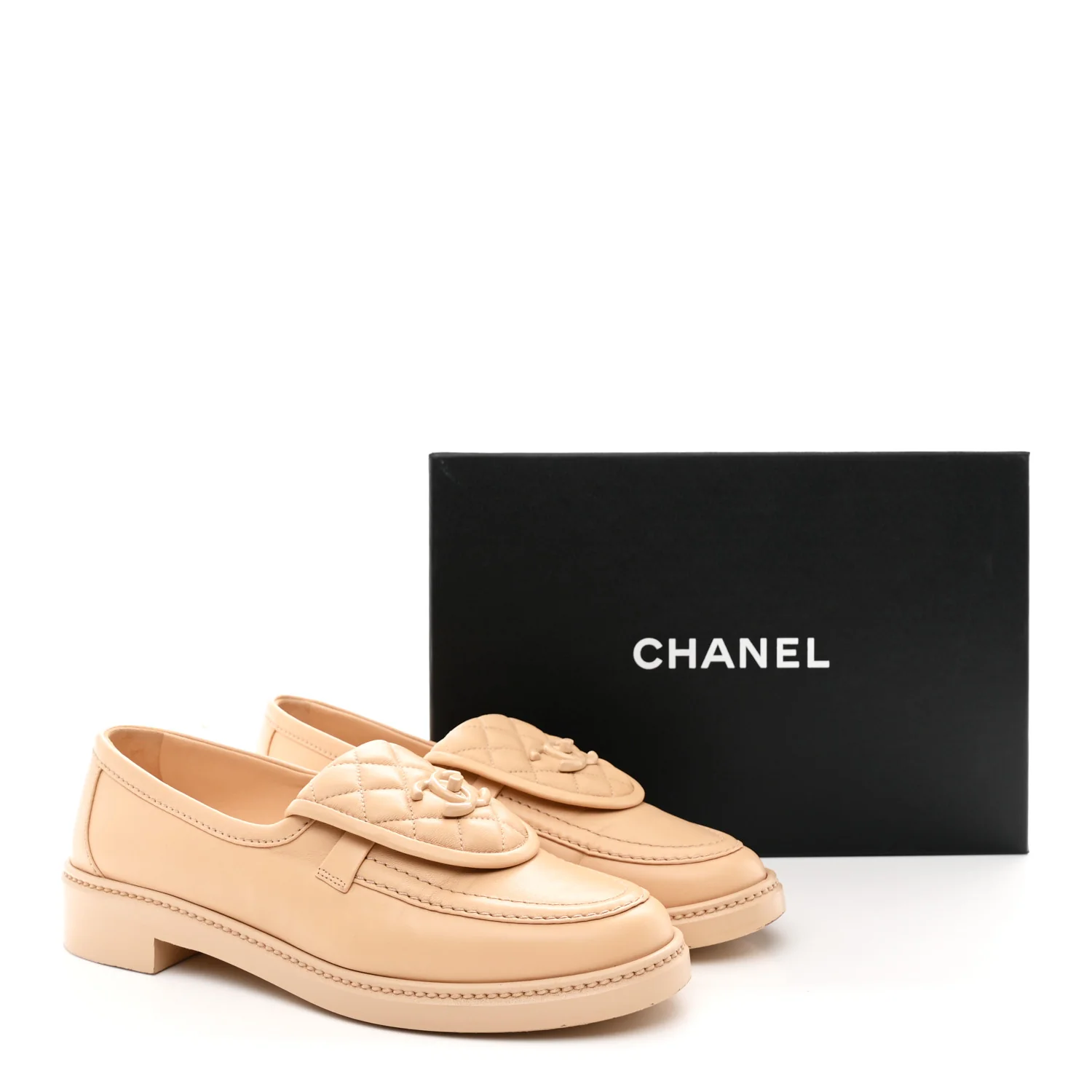 Lambskin Quilted CC Turnlock Moccasins 40 Beige - Image 12