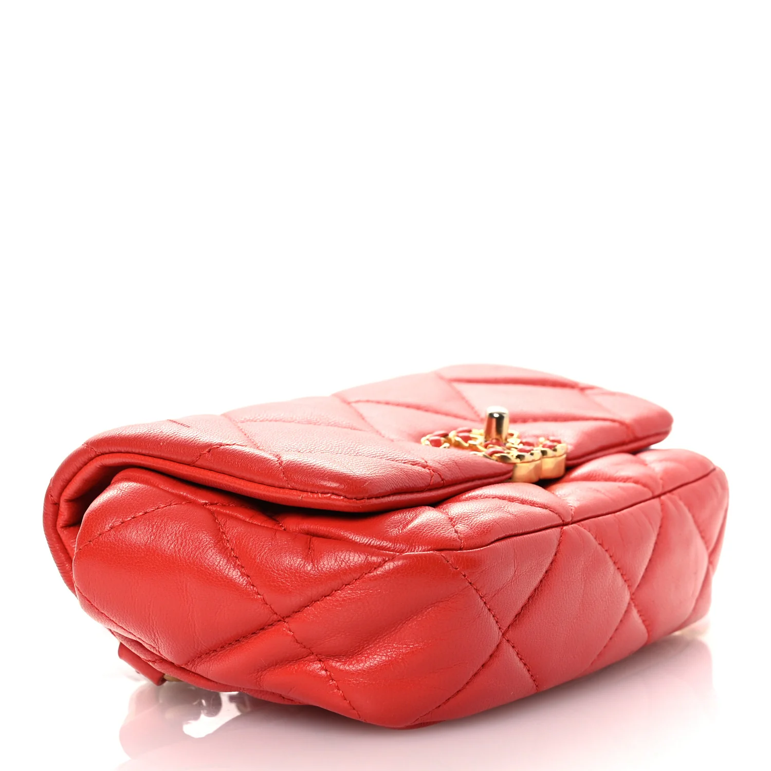 Lambskin Quilted Chanel 19 Waist Bag Red - Image 4