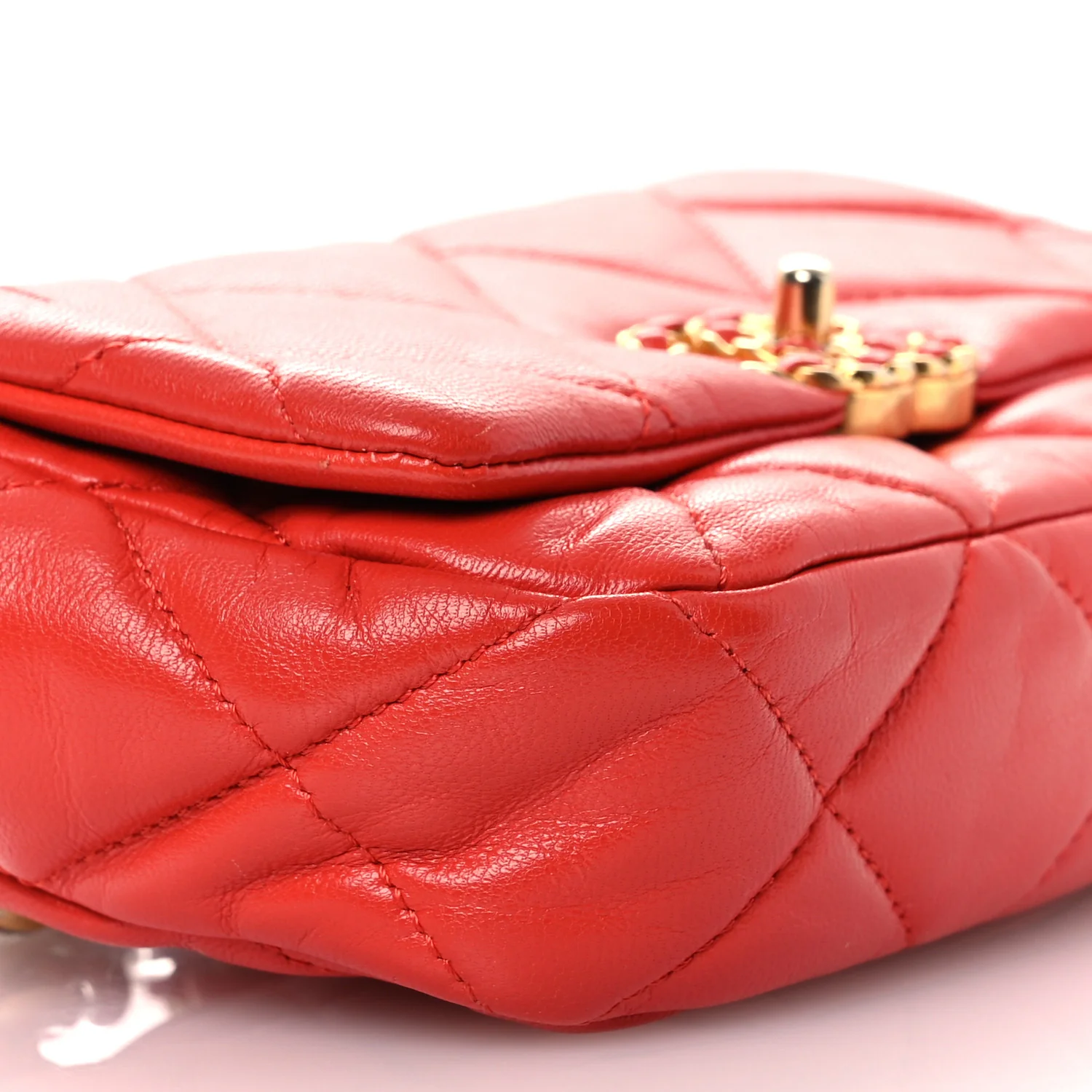 Lambskin Quilted Chanel 19 Waist Bag Red - Image 9