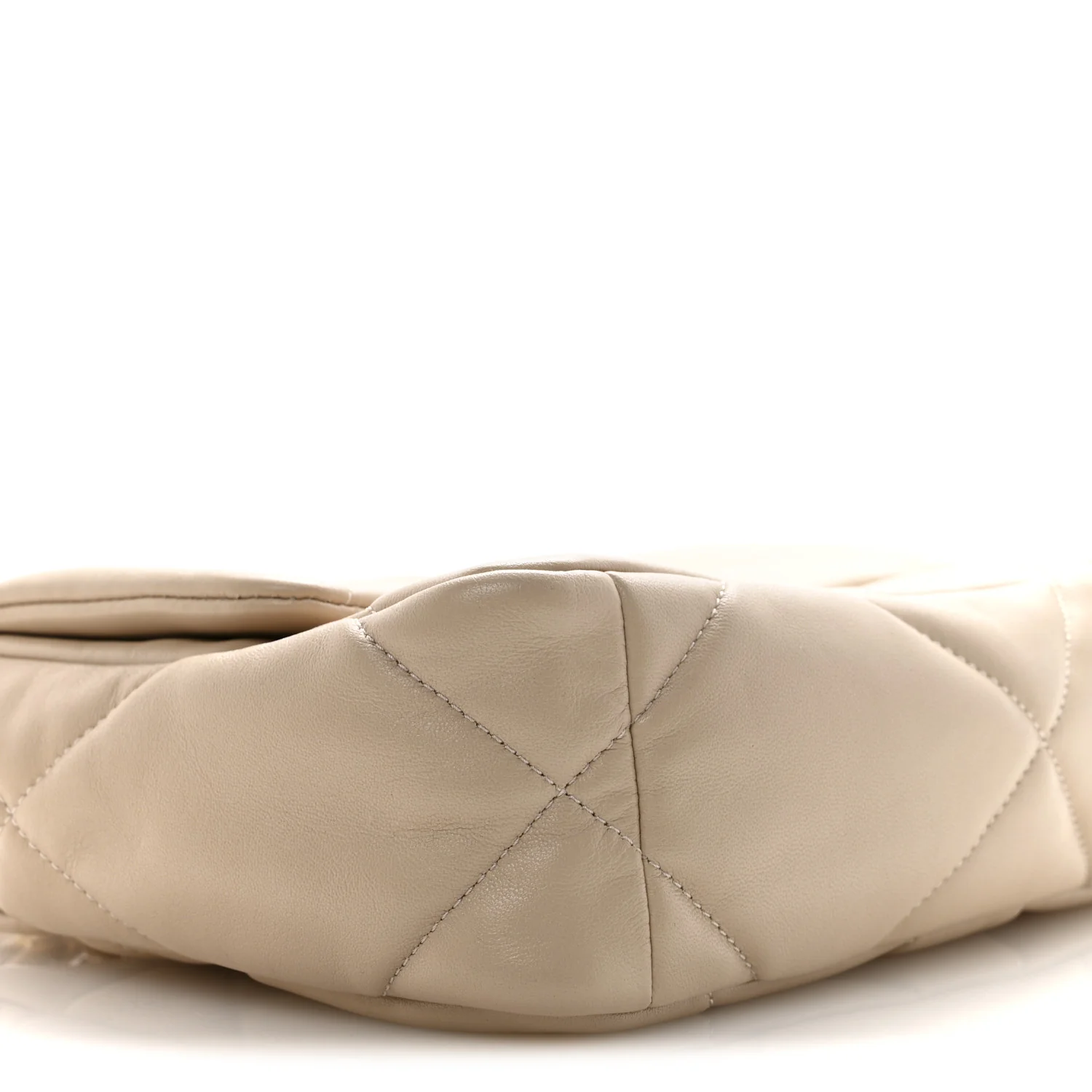 Lambskin Quilted Medium Chanel 19 Flap Beige - Image 9