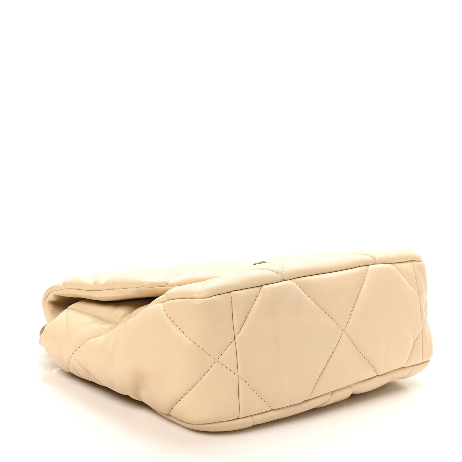Lambskin Quilted Medium Chanel 19 Flap Beige - Image 4