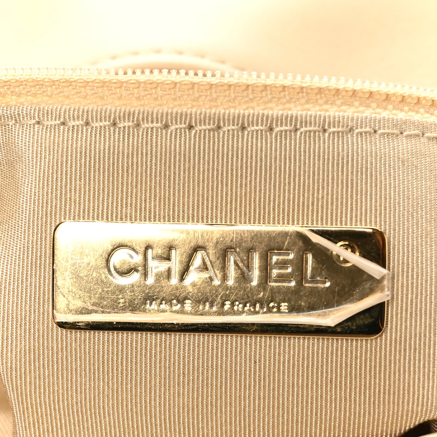Lambskin Quilted Medium Chanel 19 Flap Beige - Image 6