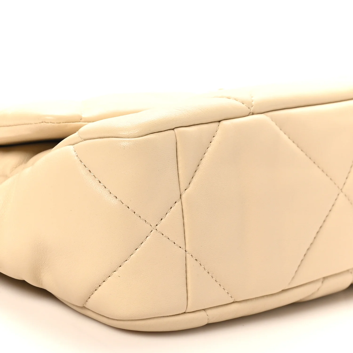 Lambskin Quilted Medium Chanel 19 Flap Beige - Image 9