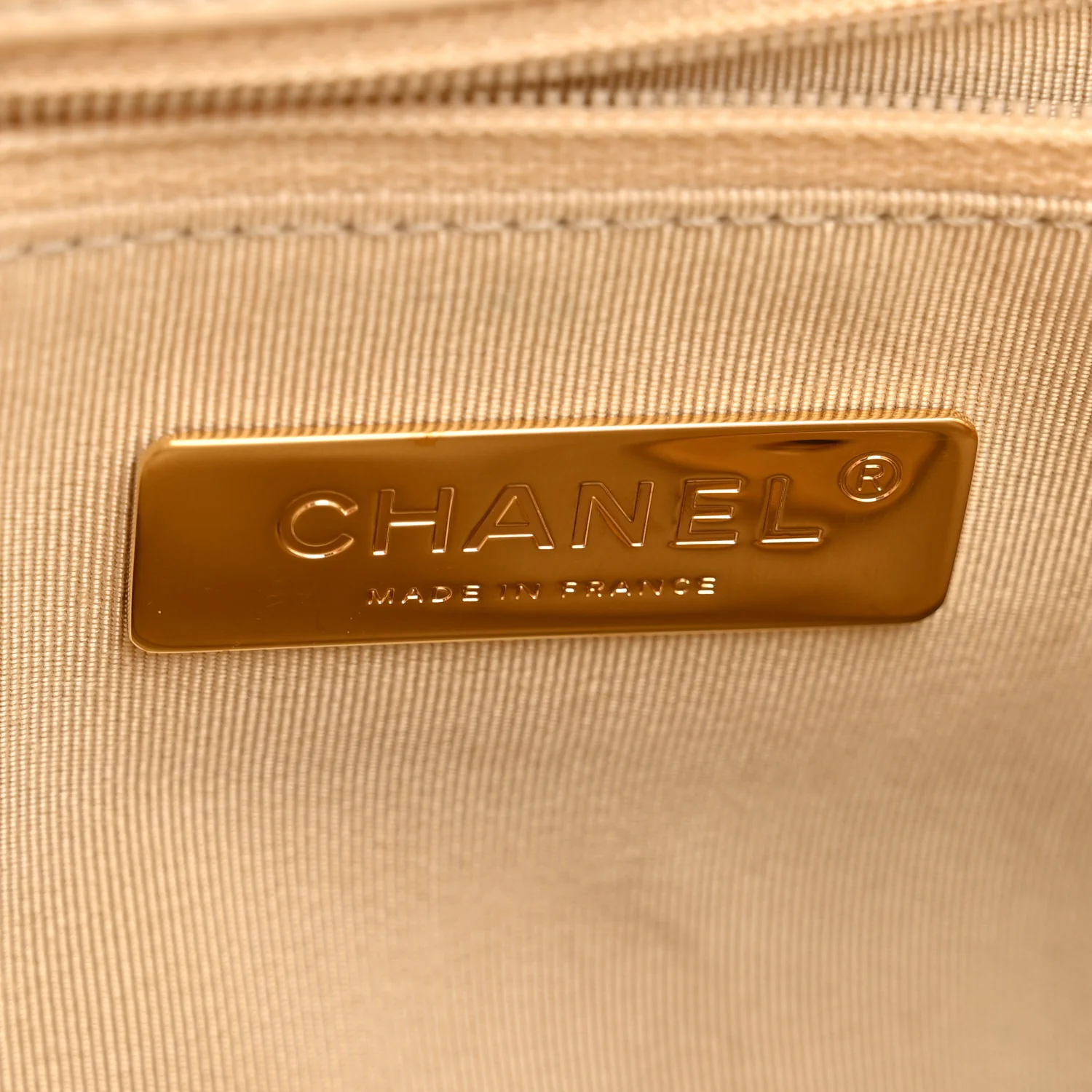 Lambskin Quilted Medium Chanel 19 Flap Beige - Image 5