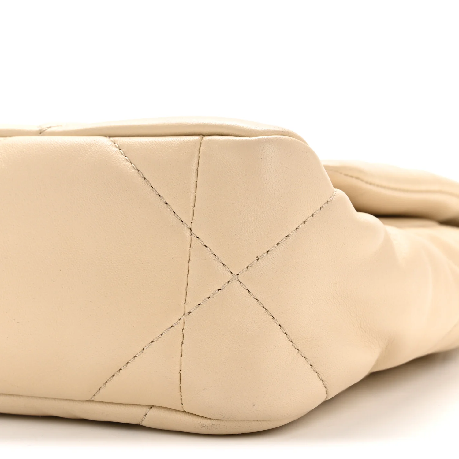 Lambskin Quilted Medium Chanel 19 Flap Beige - Image 9